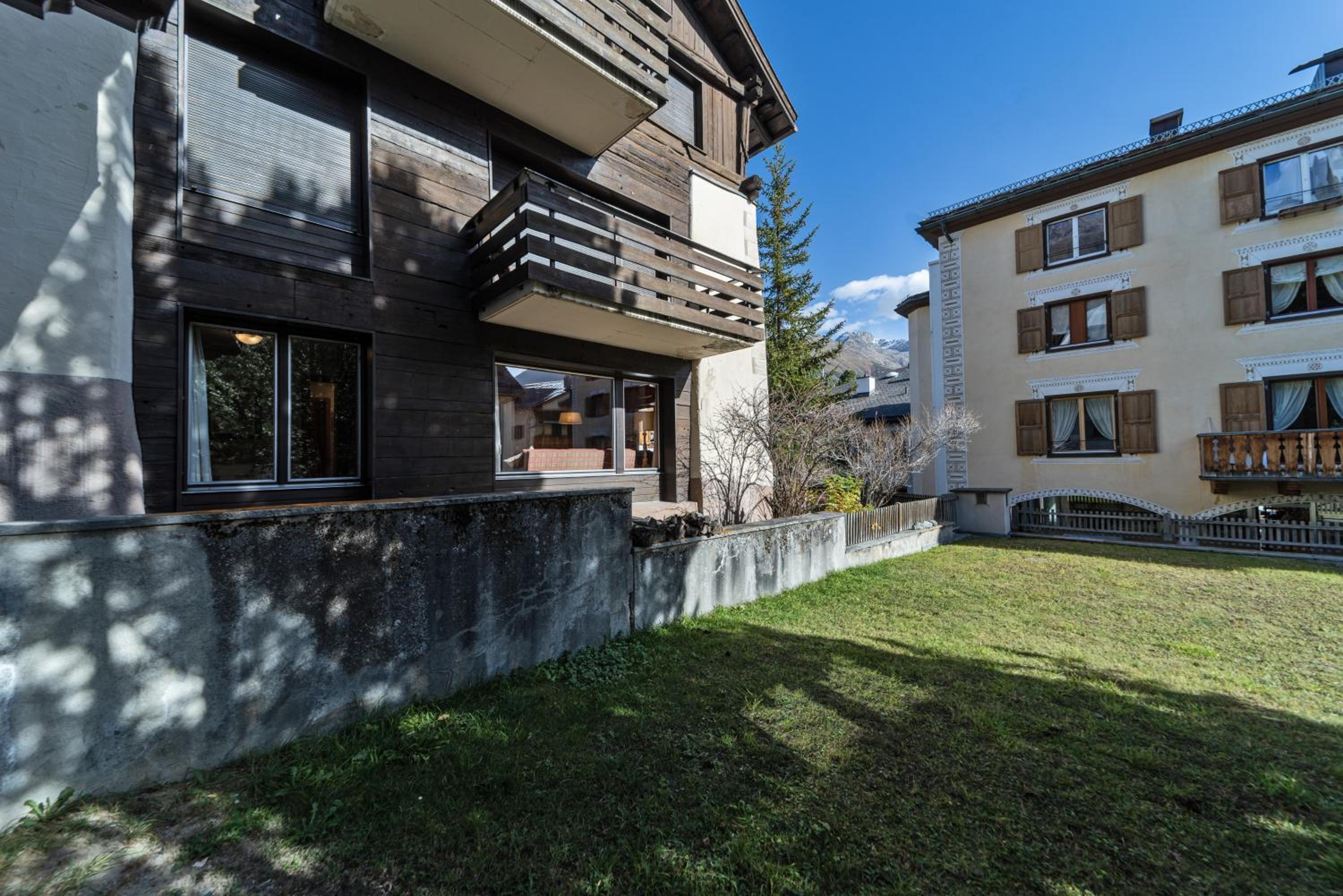 Apartment in the heart of Celerina with garden