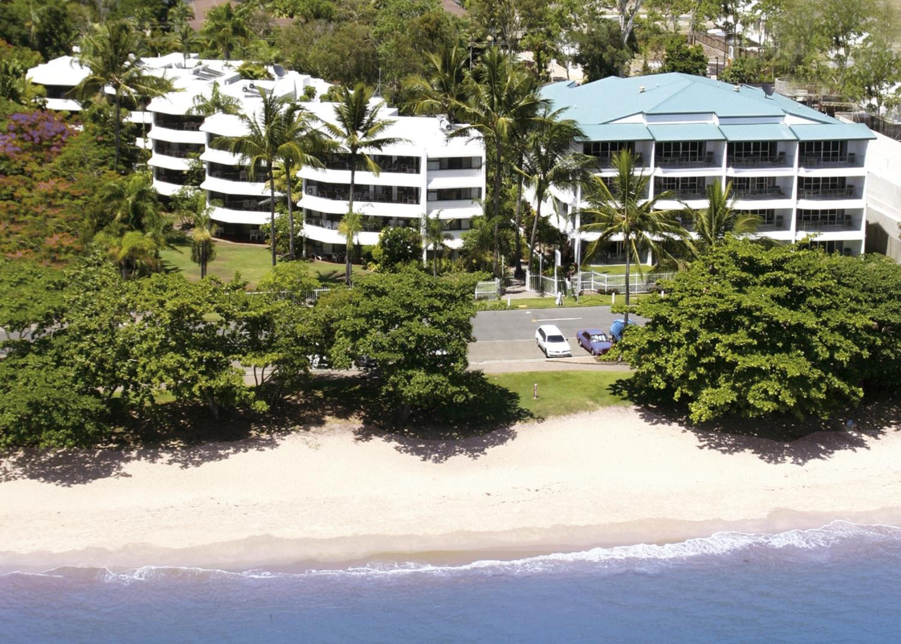Hotel Roydon Beachfront Apartments - Image 1