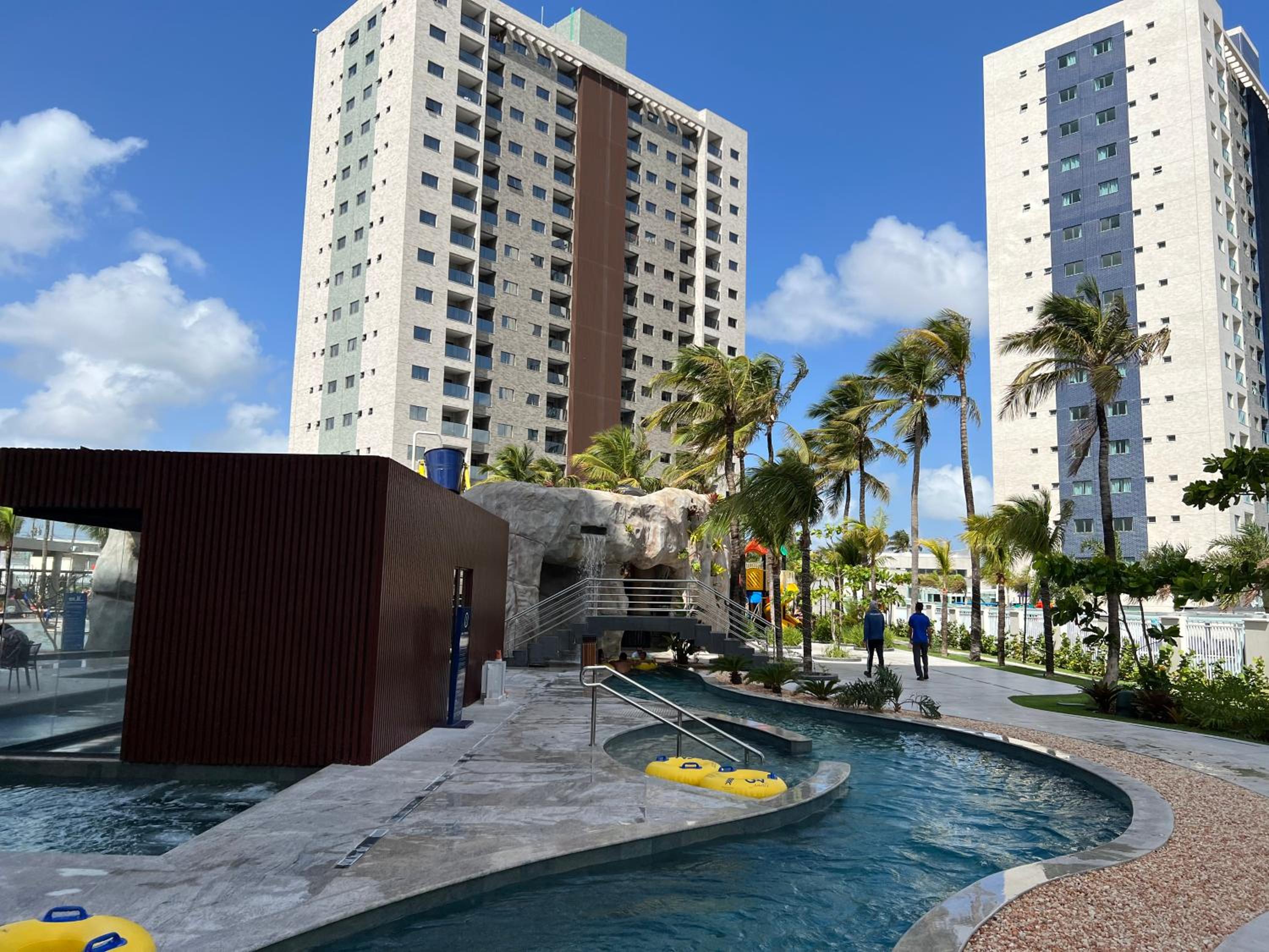 Salinas Premium Resort 2Q