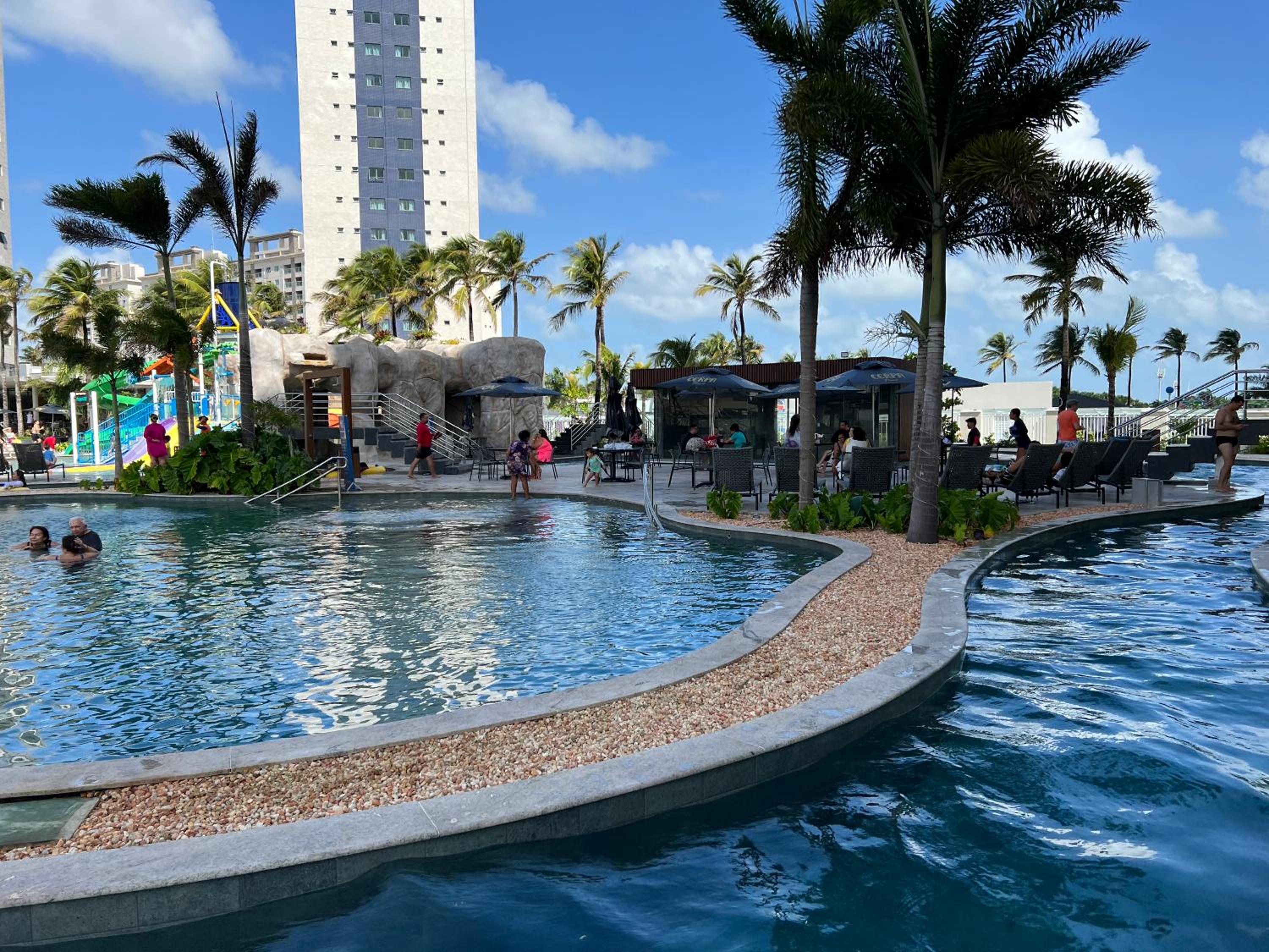 Salinas Premium Resort 2Q