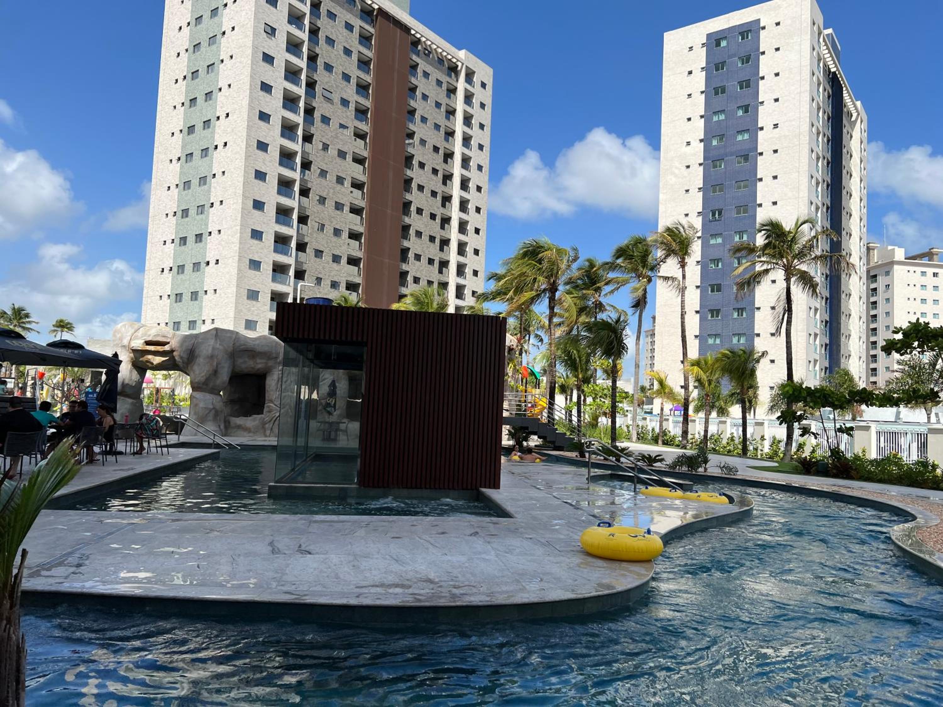 Salinas Premium Resort 2Q
