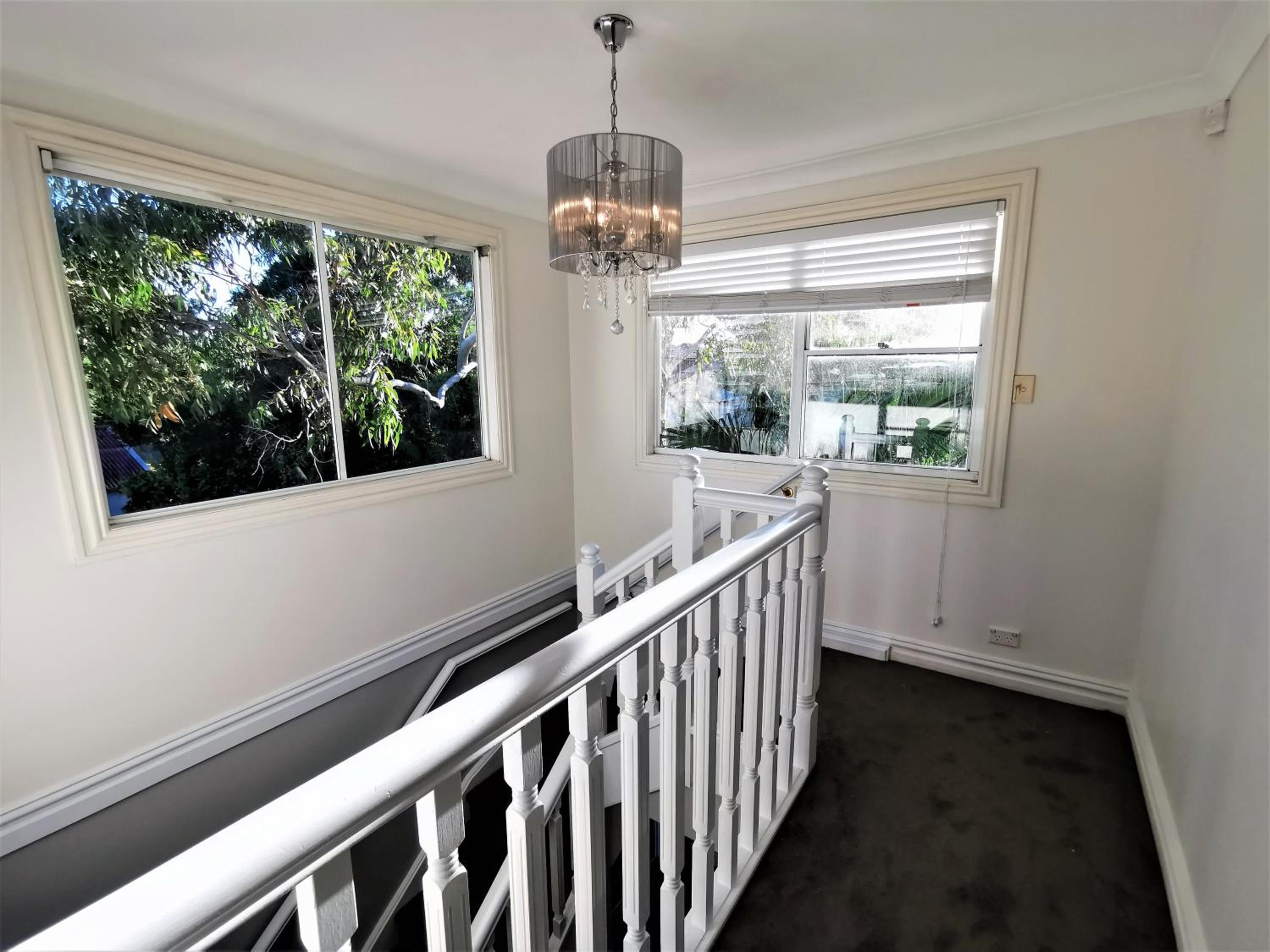 Sydney Meets Miranda, Comfy 4 Bedrooms Corner House