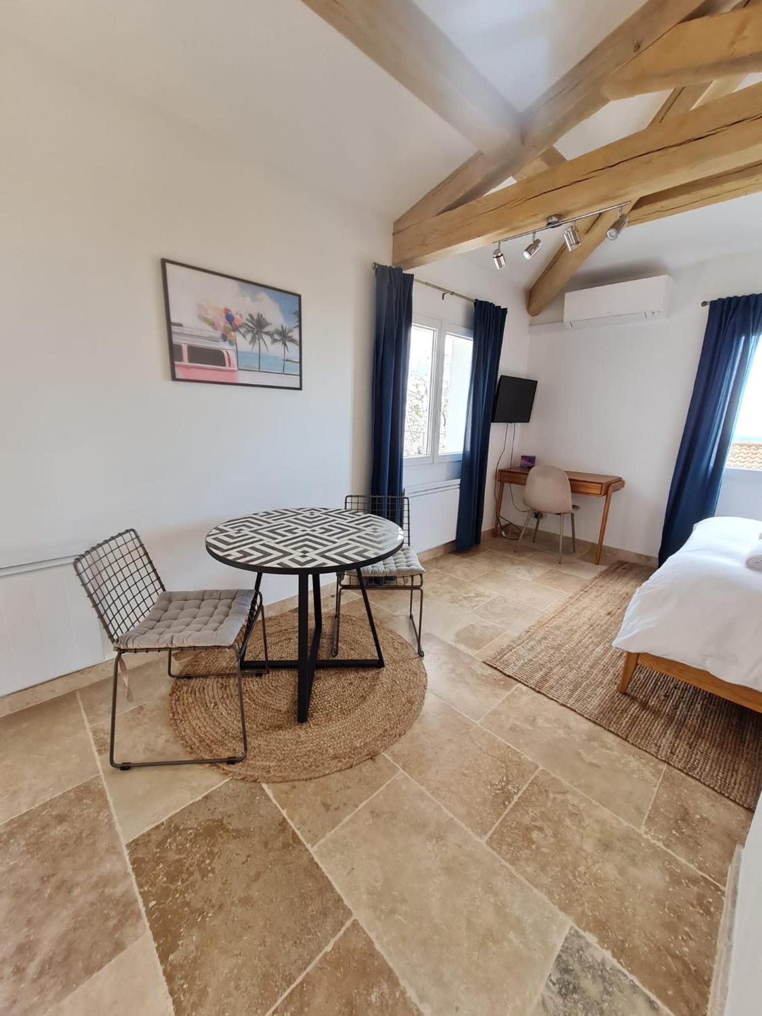 Adorable Maison Indépendante 30m2 avec Piscine en saison — photo 4
