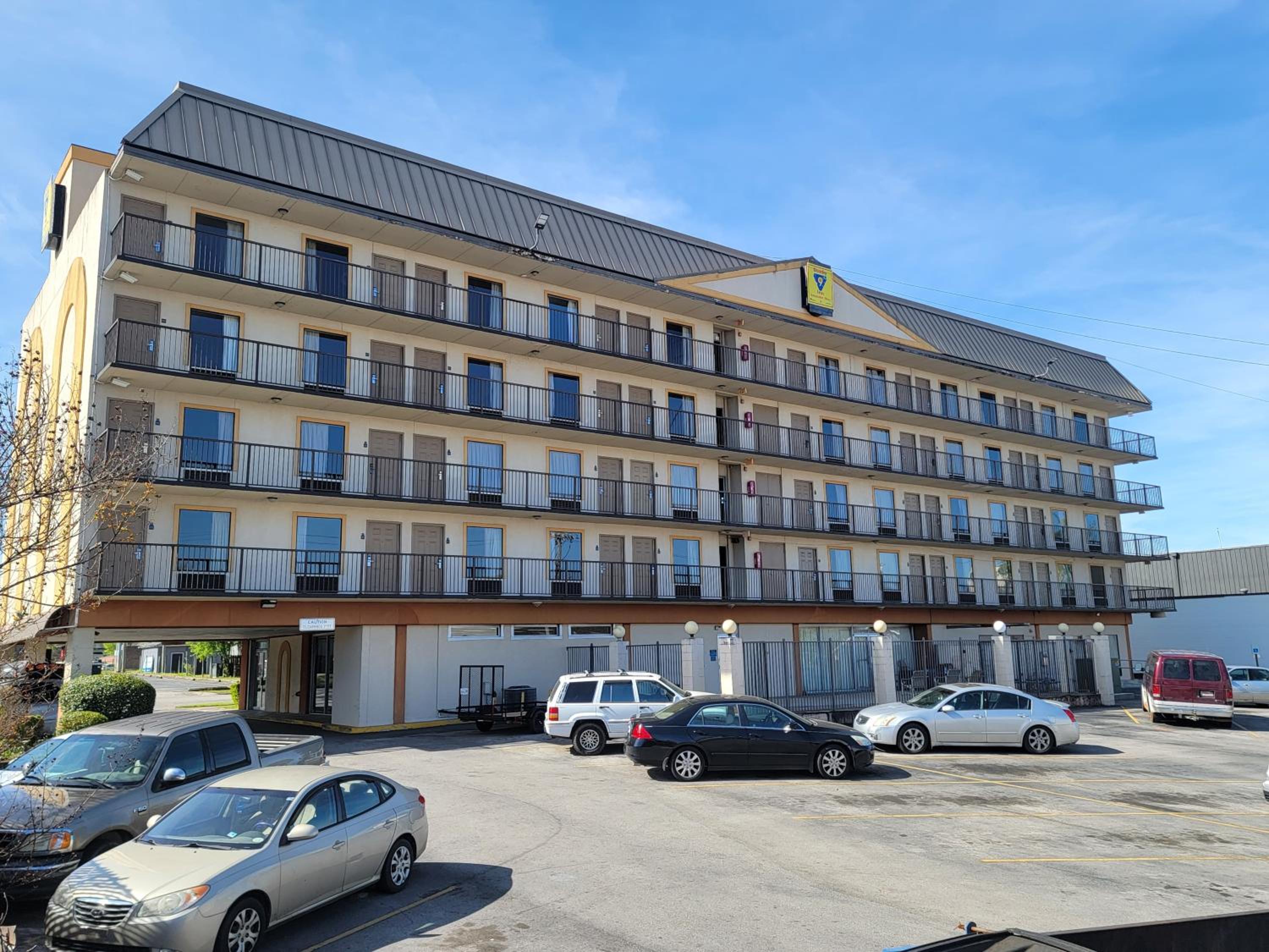 Decatur Vacations - Studio 9 Inn  Suites - Property Image 23