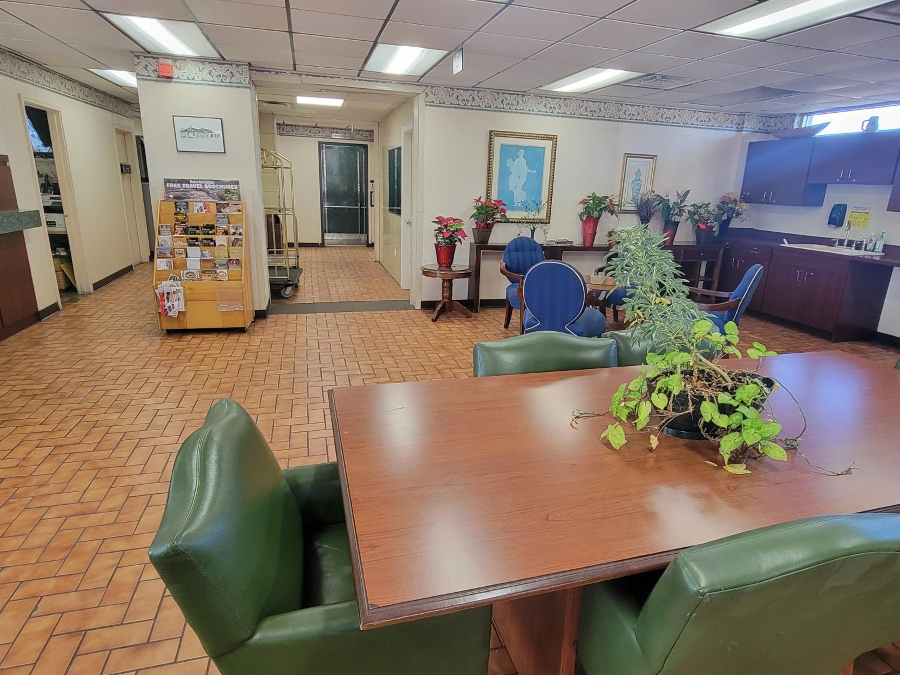 Decatur Vacations - Studio 9 Inn  Suites - Property Image 20