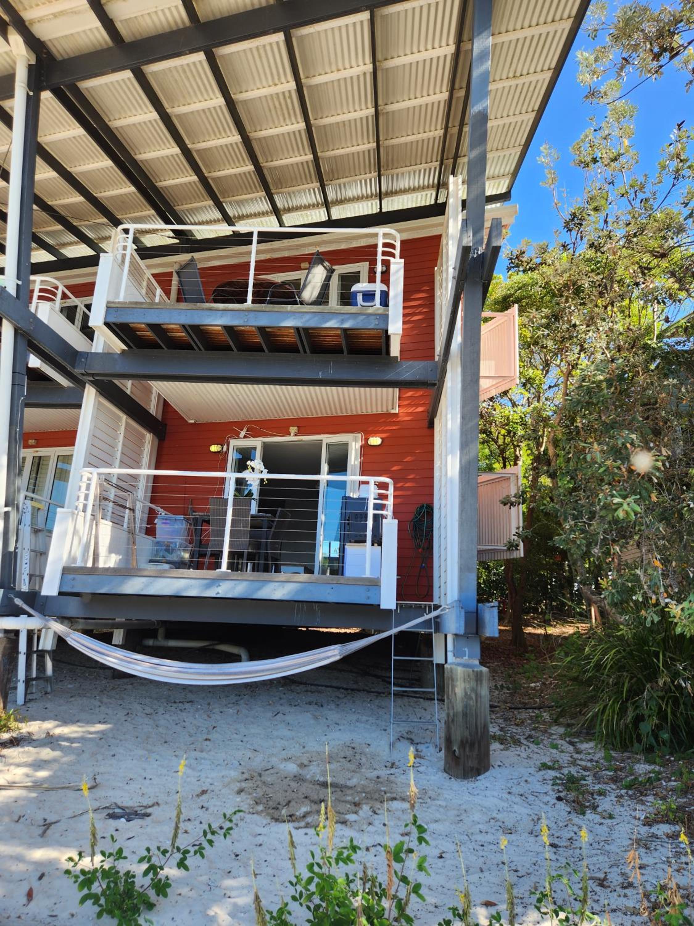 Water View. 1bedroom Sleeps 2. WI-FI, Wash Machine