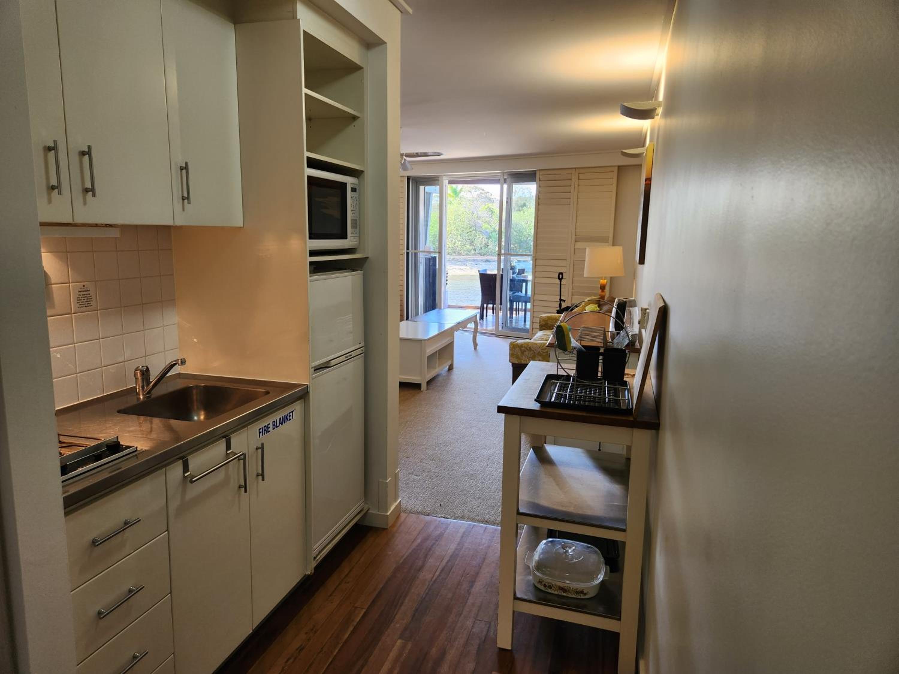 Water View. 1bedroom Sleeps 2. WI-FI, Wash Machine