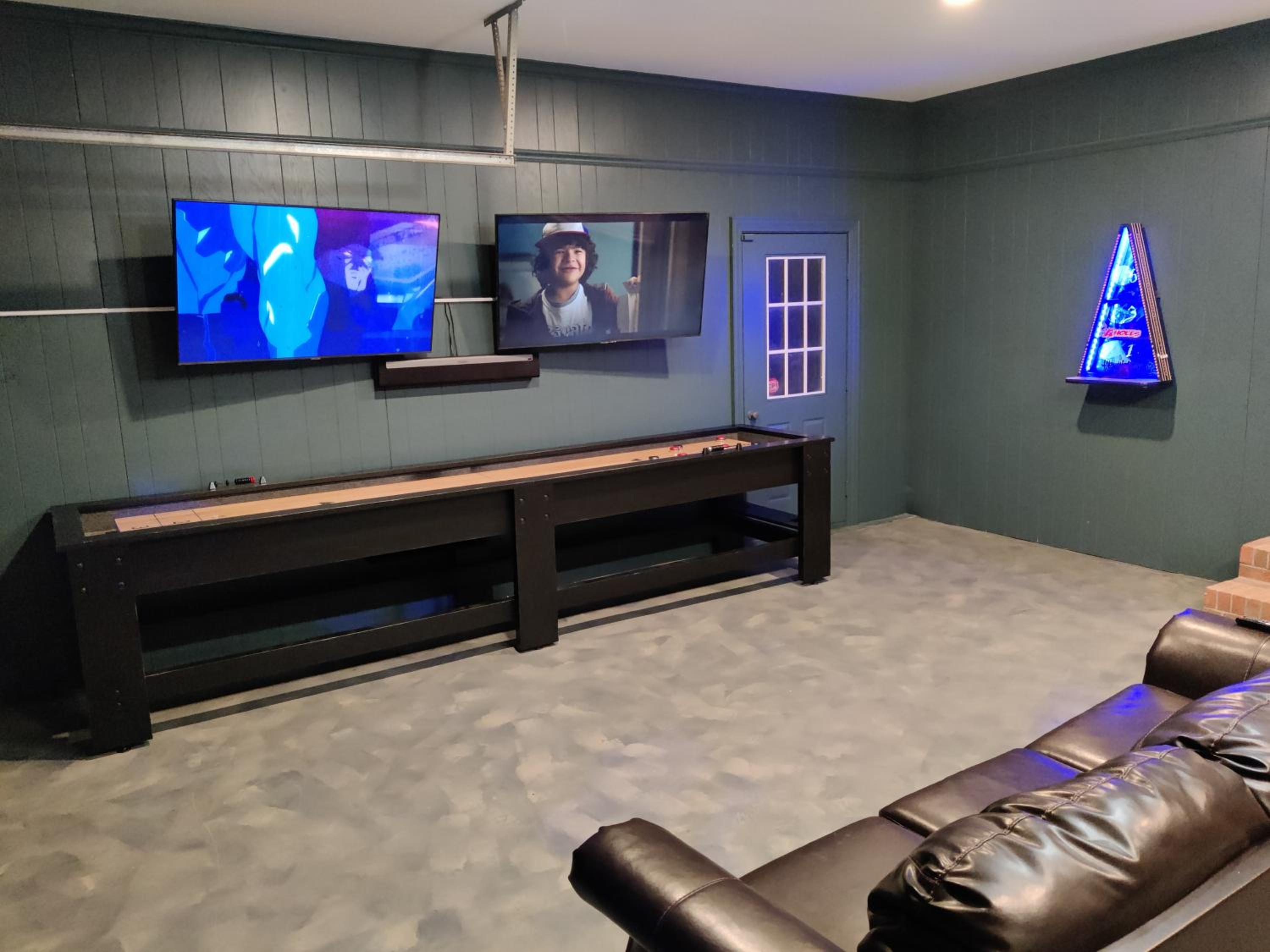 Living Easley Manor - With Amazing Hot Tub! view 3