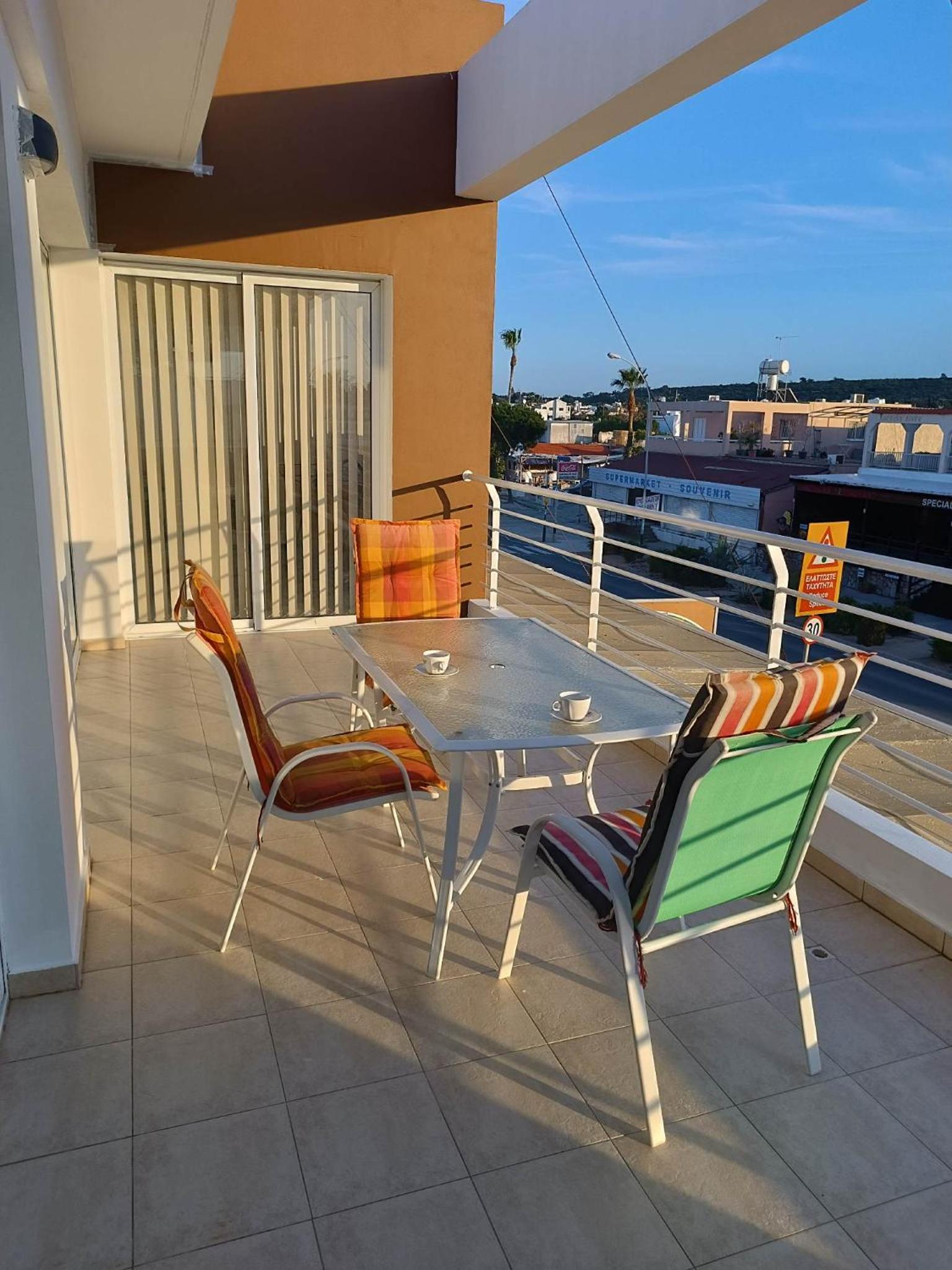 Spectacular Sea View, private jacuzzi & table pool