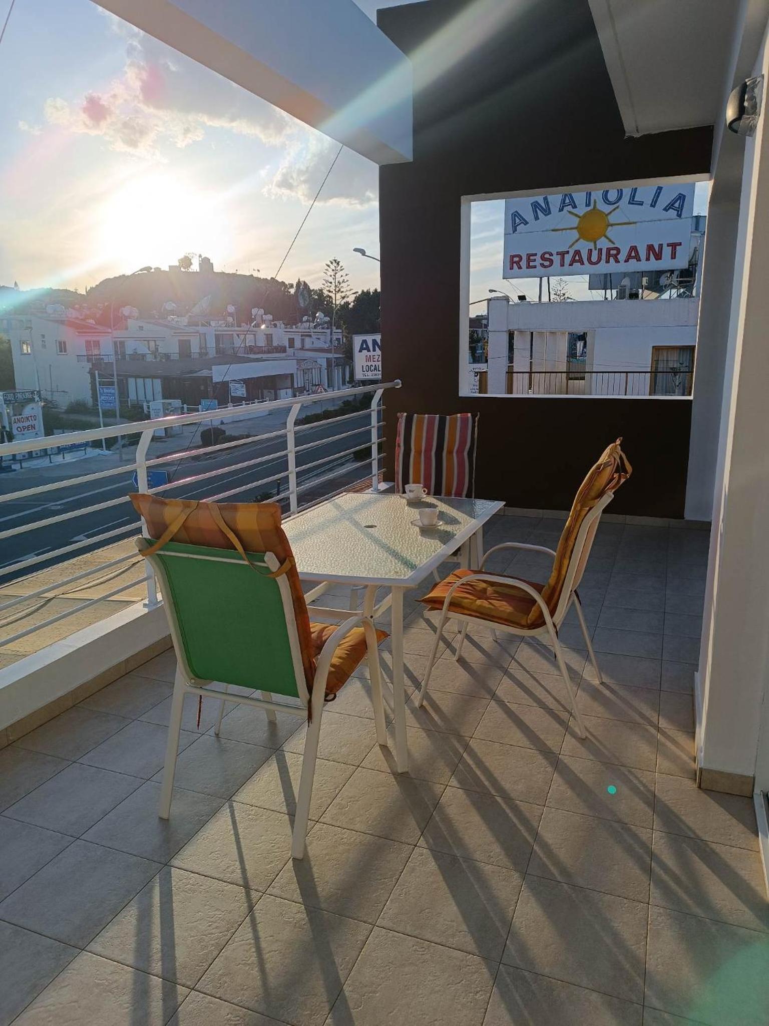 Spectacular Sea View, private jacuzzi & table pool