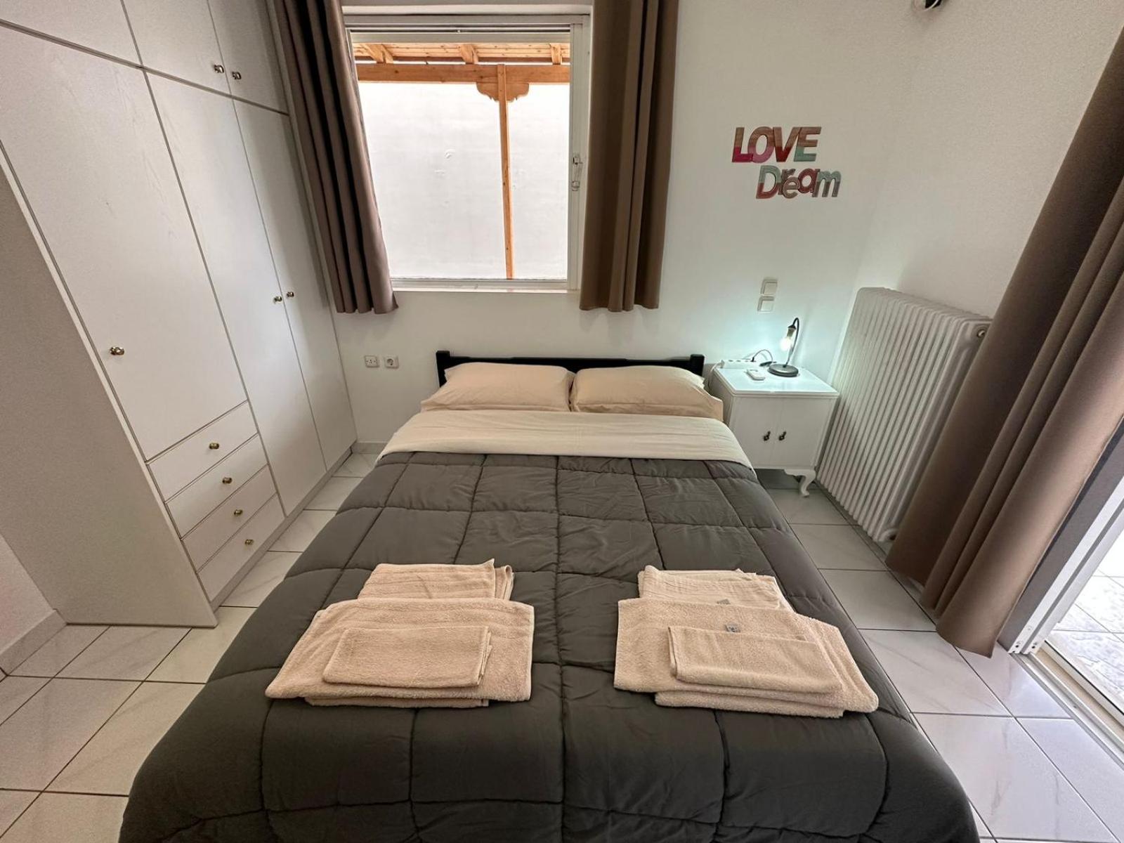 La Vita apartments-near airport & sea view 3