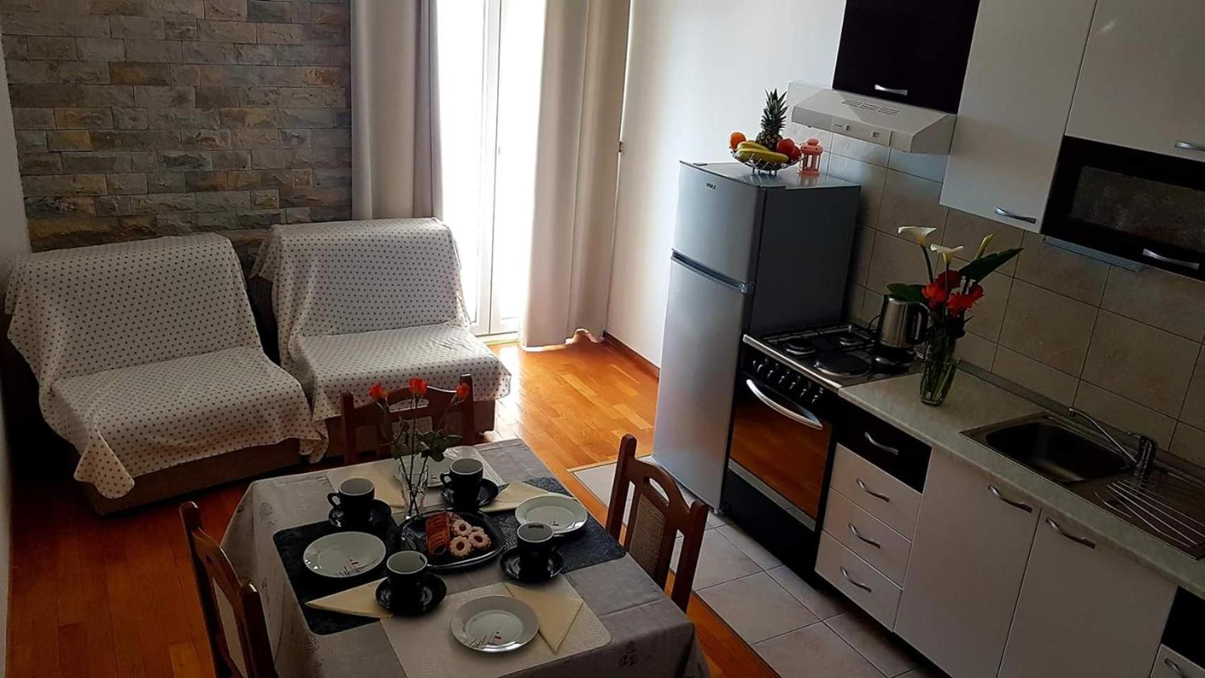Apartments Dinko Podstrana