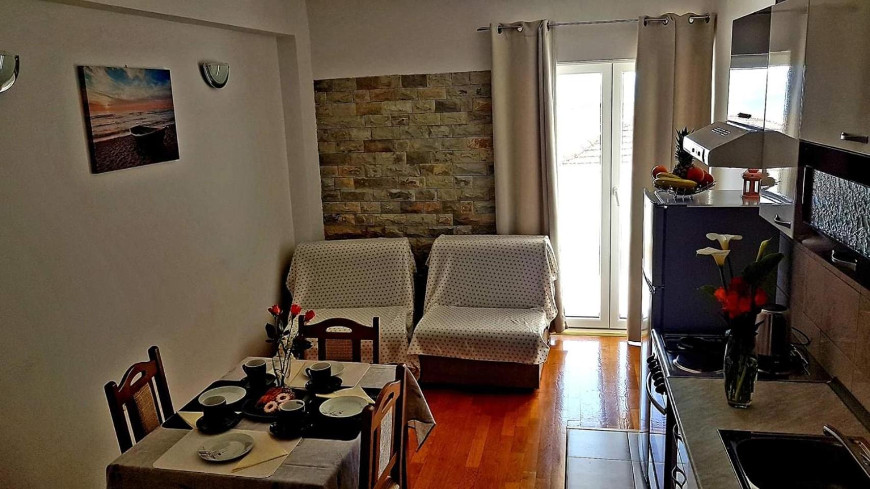 Apartments Dinko Podstrana