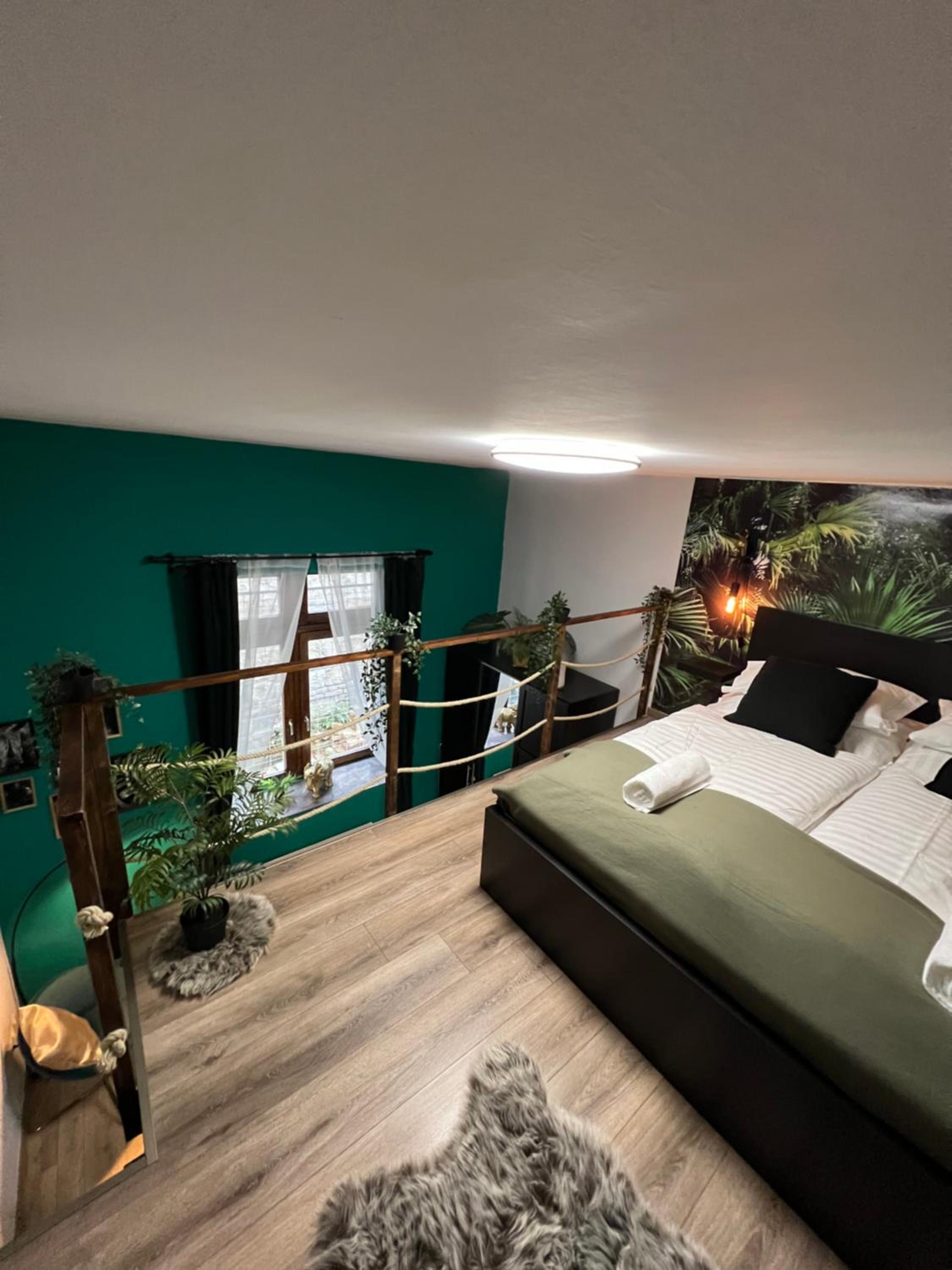 Jungle Inn