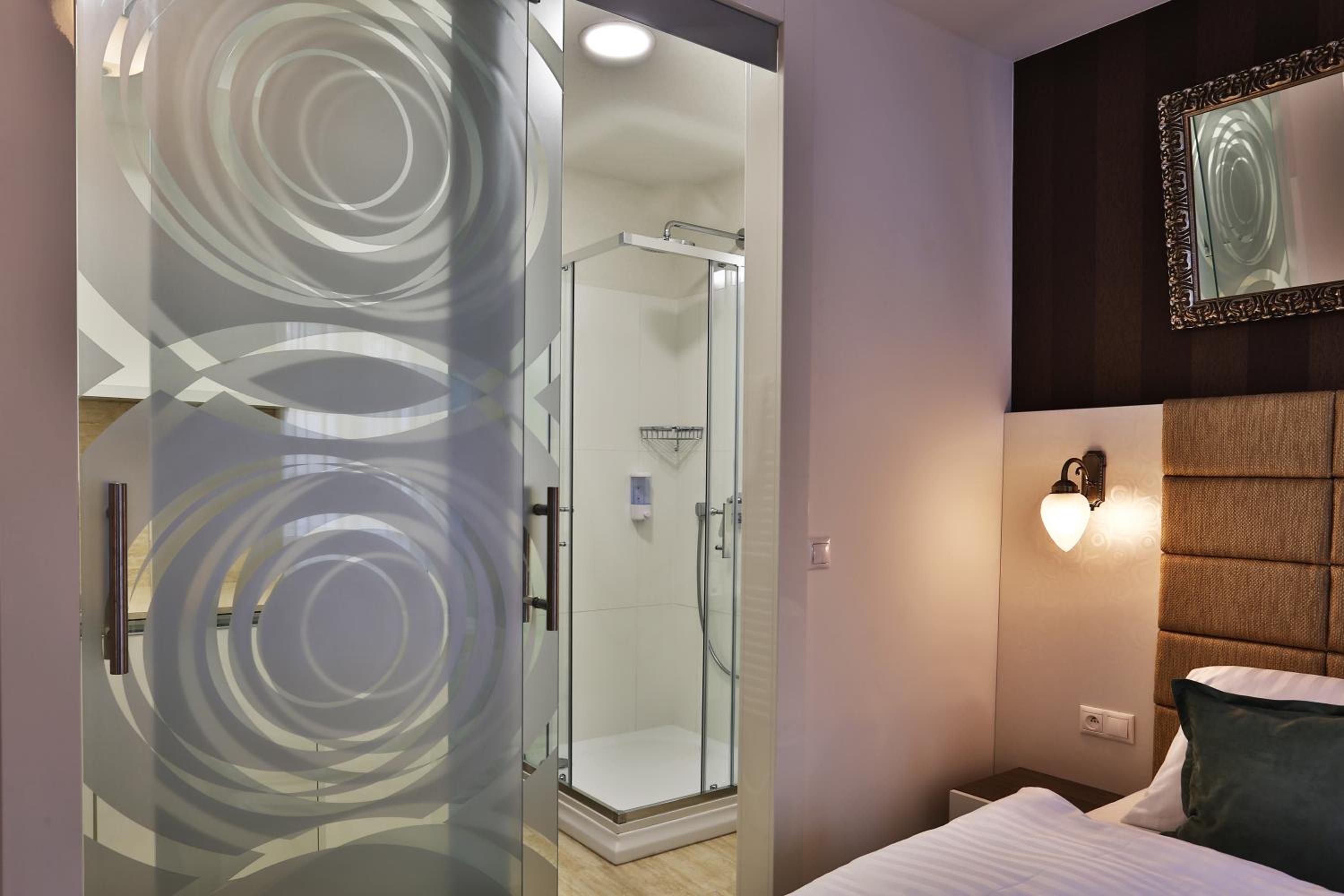 VIP Apartments