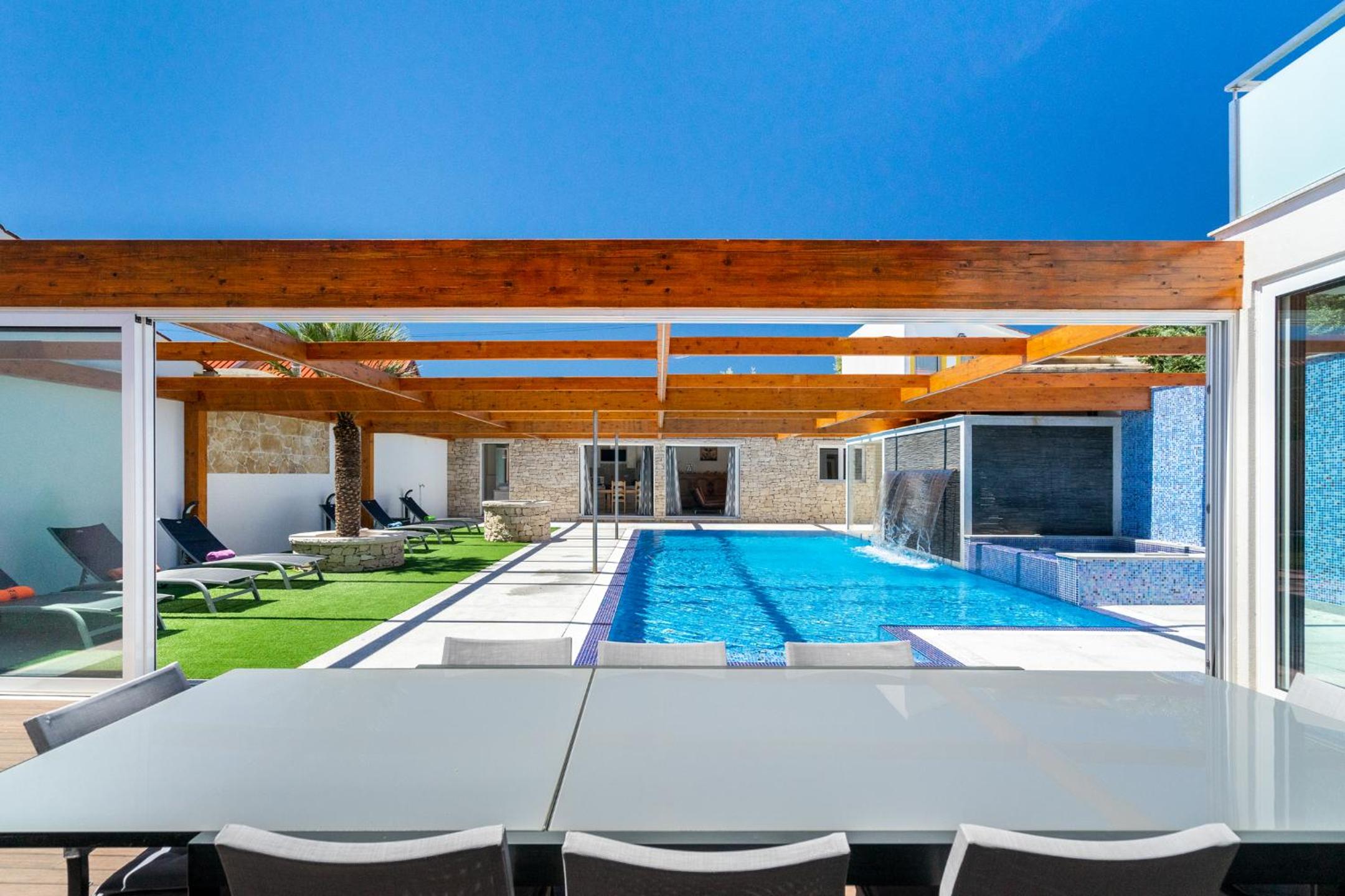 WHome Hideaway Luxury Family Villa w/ S-Pool & AC view 3