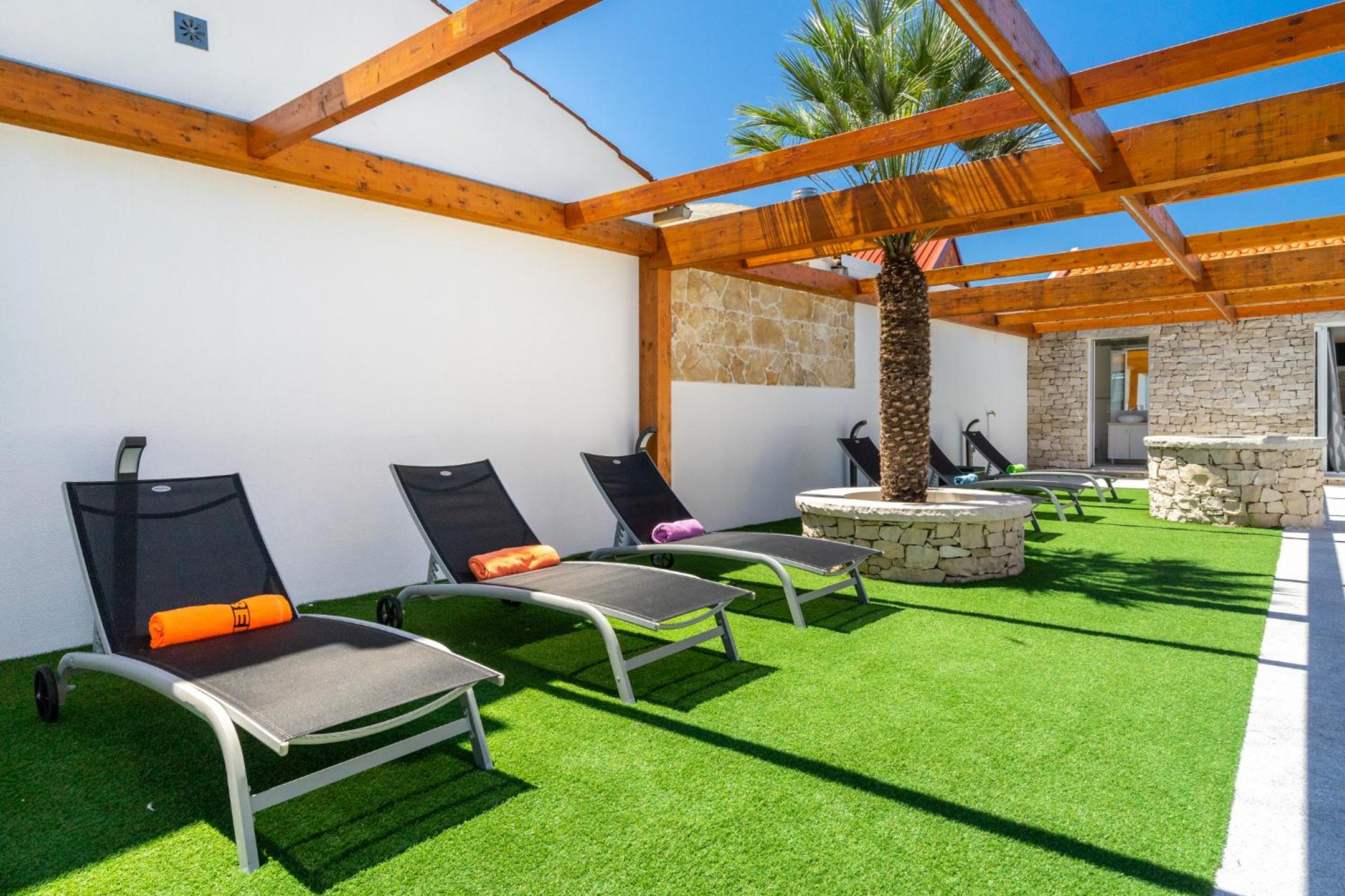 WHome Hideaway Luxury Family Villa w/ S-Pool & AC view 5