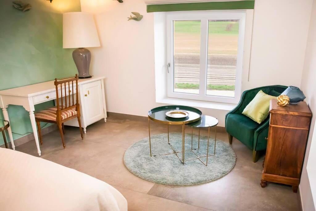 Les Champs: logement dans batisse de 1718 rénovée