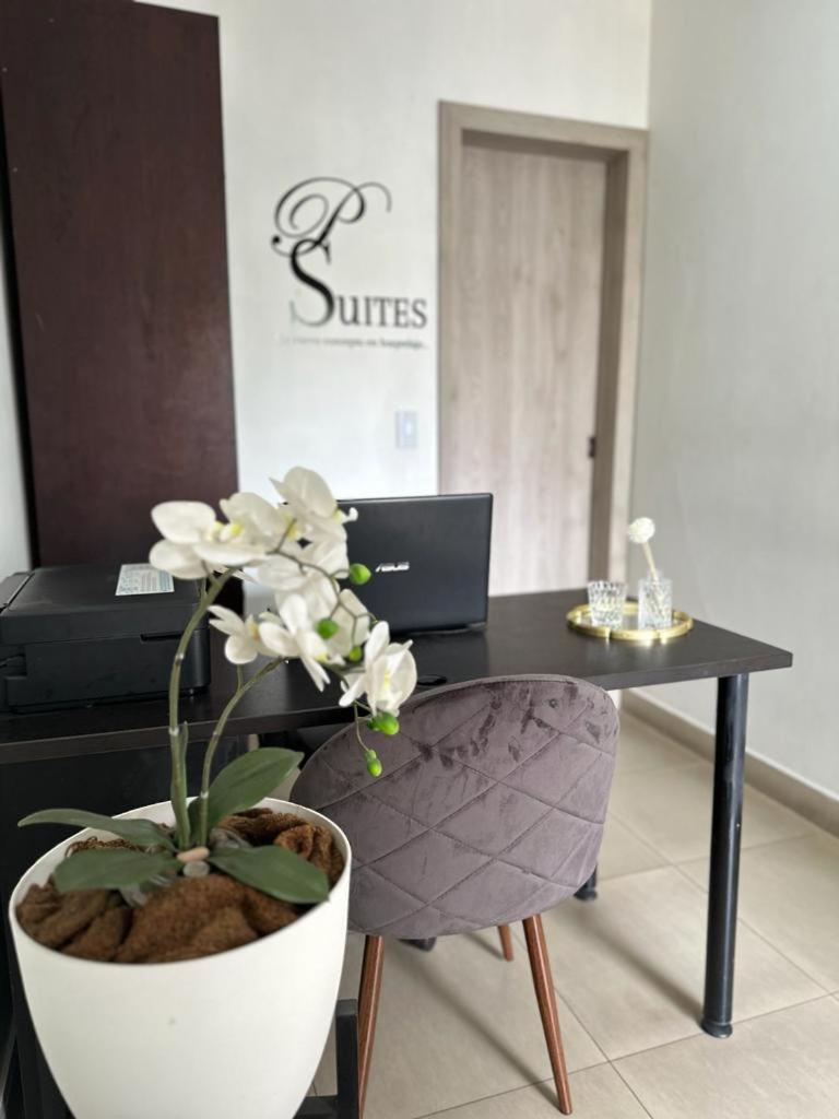 El Patio Suites