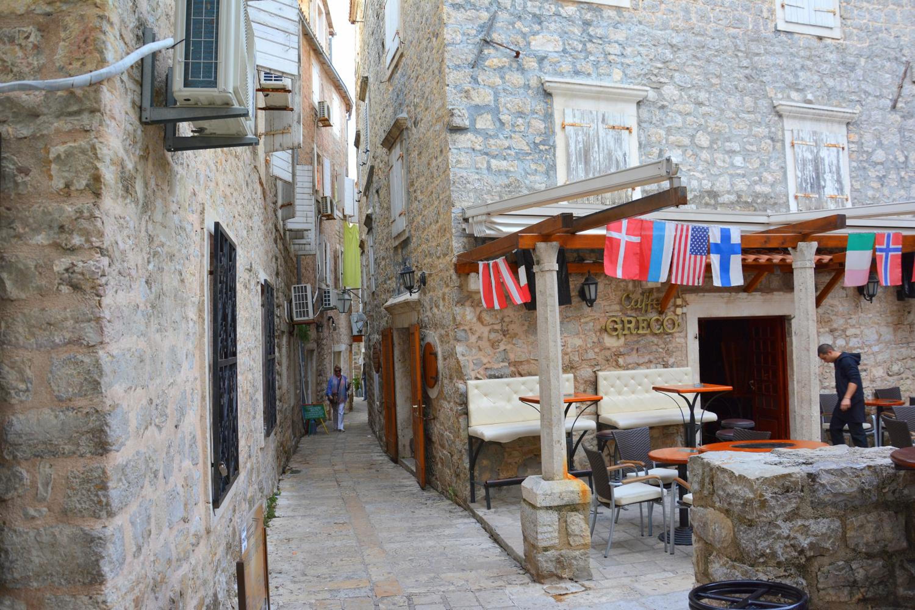 Montenegro Backpackers Home Budva view 3