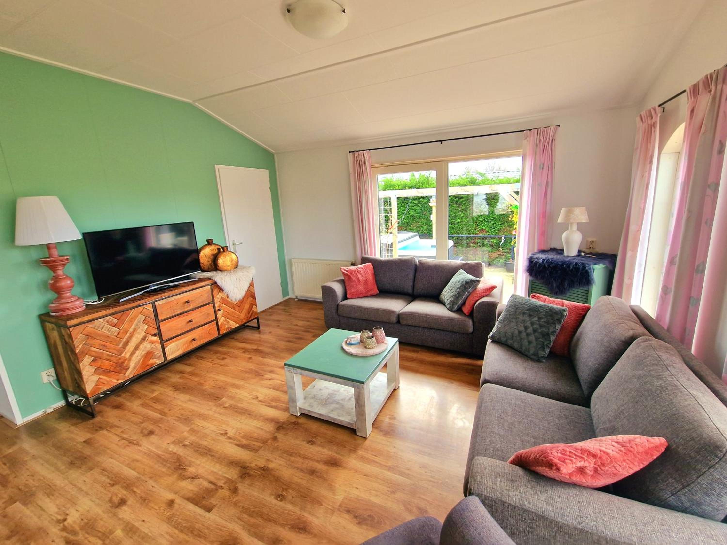 De Parel van Zeeland met jacuzzi en sauna view 4