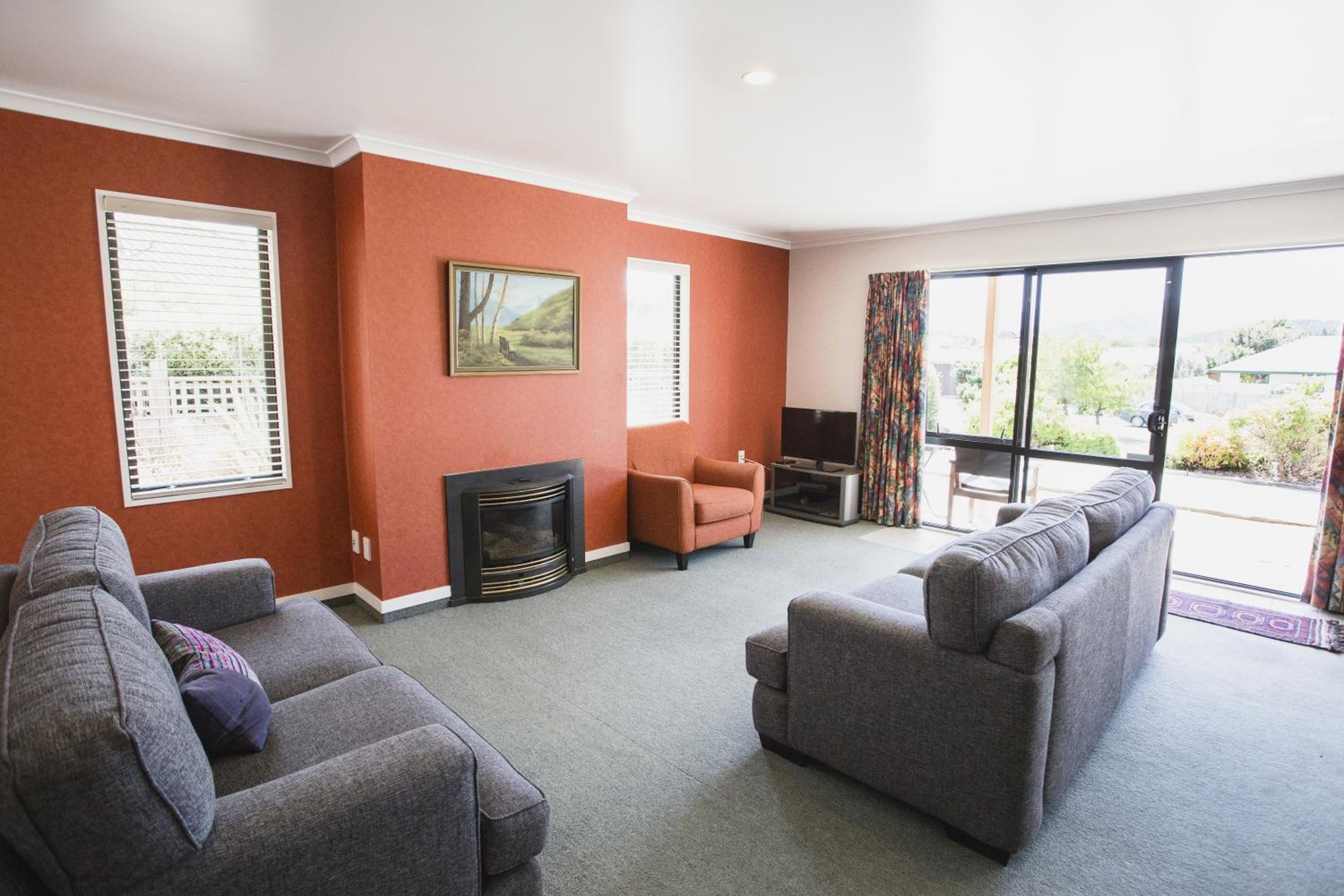 Apollo Lodge and Apartment view 2