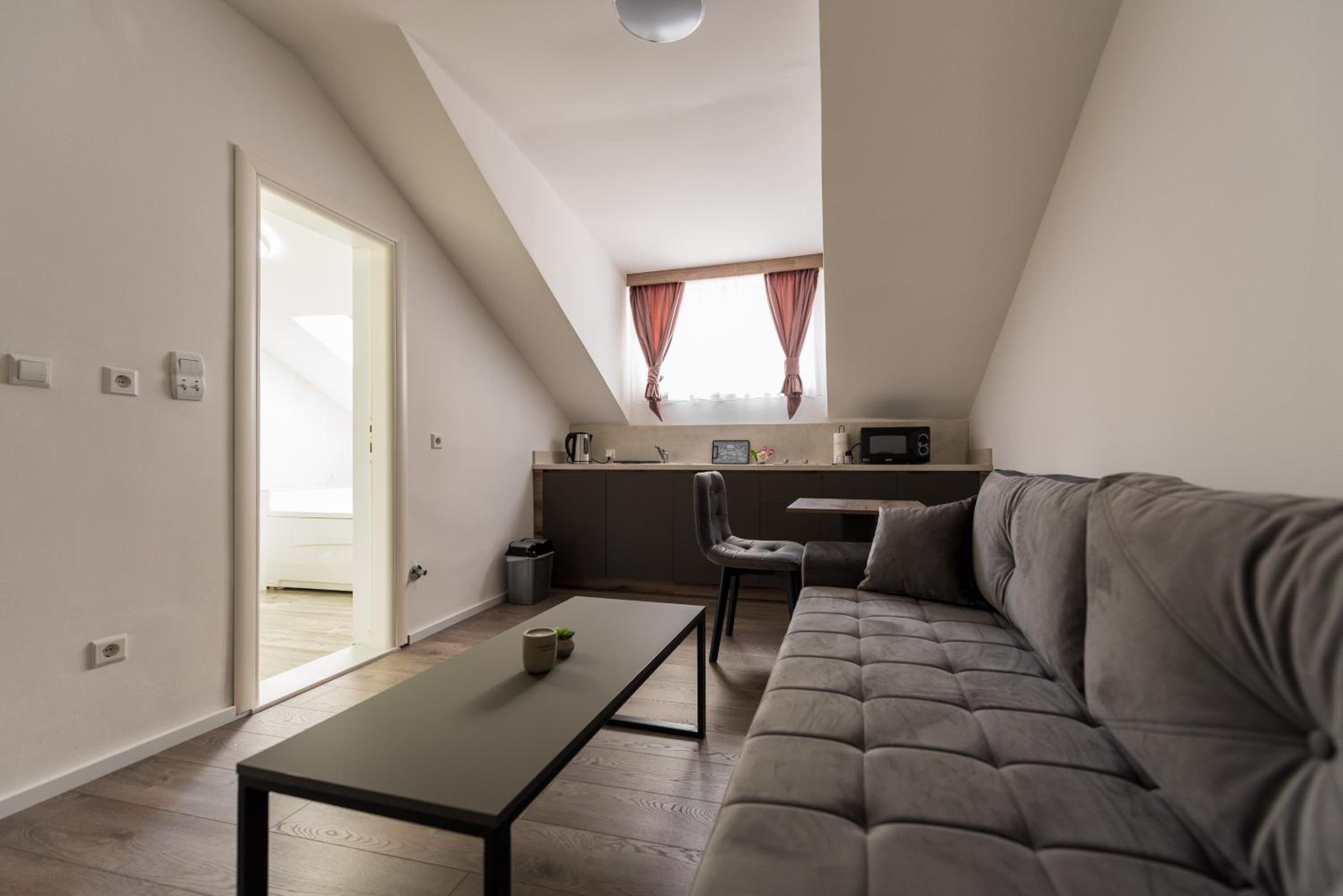 Casa ARTEE Free Parking