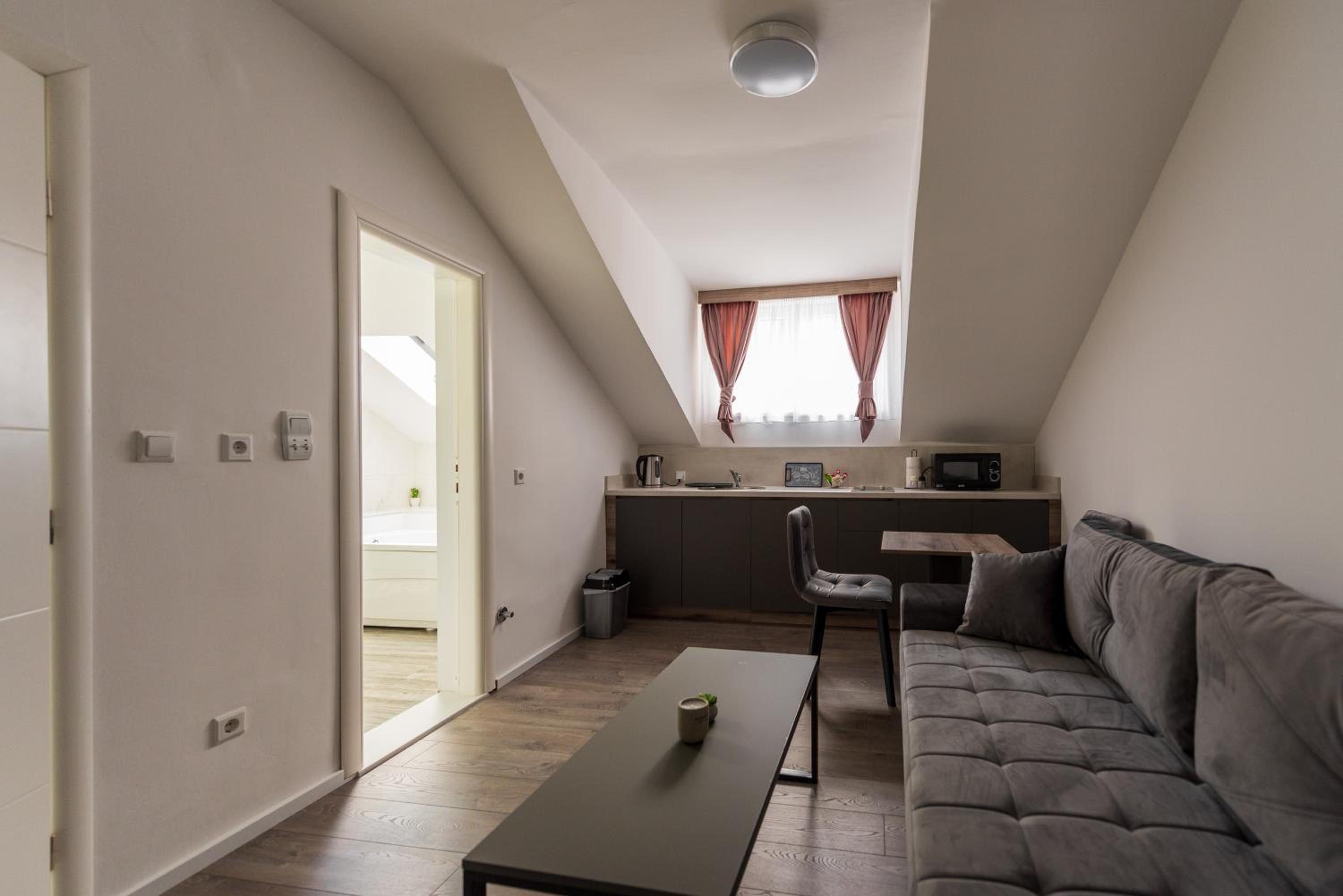 Casa ARTEE Free Parking