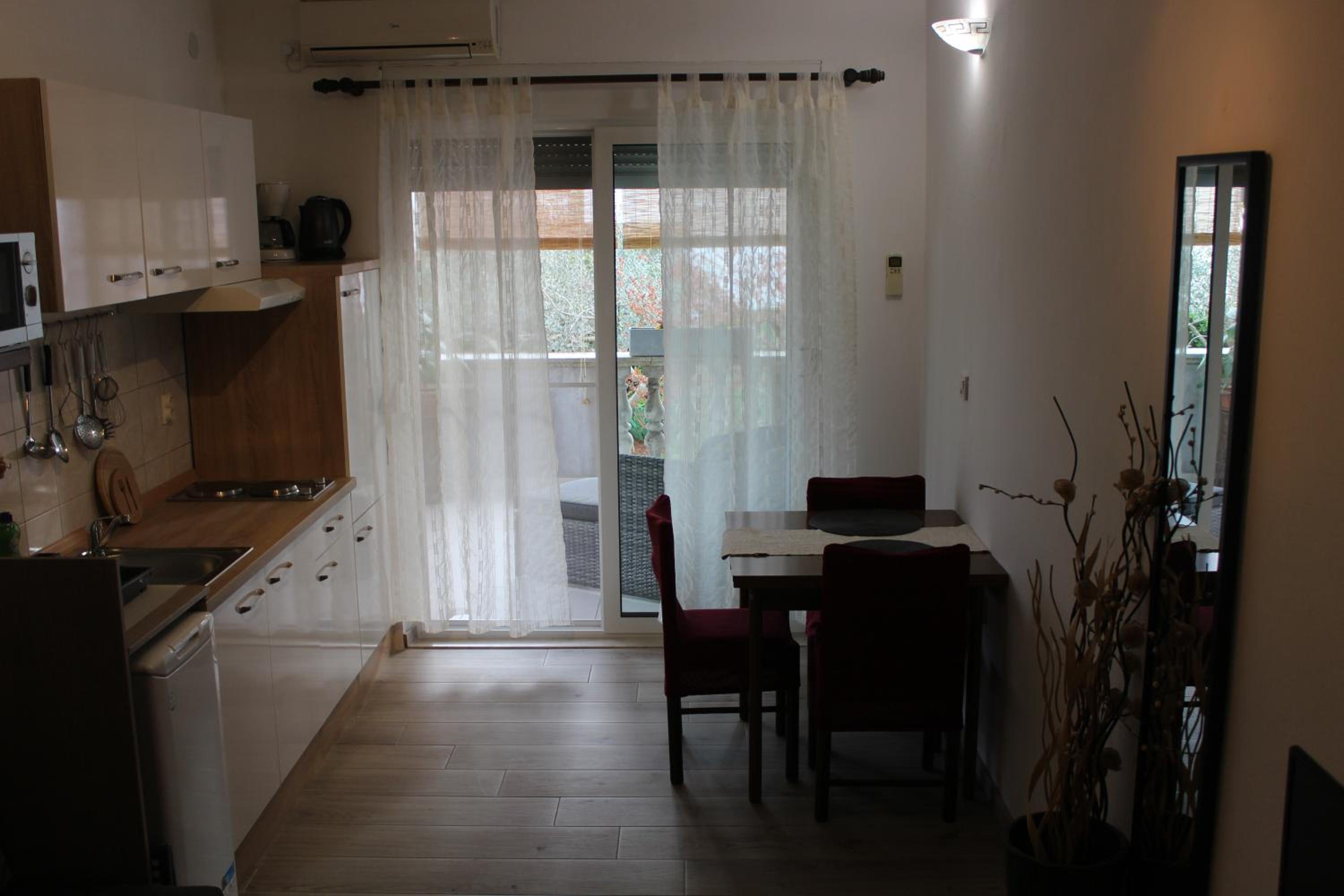 Photo 33