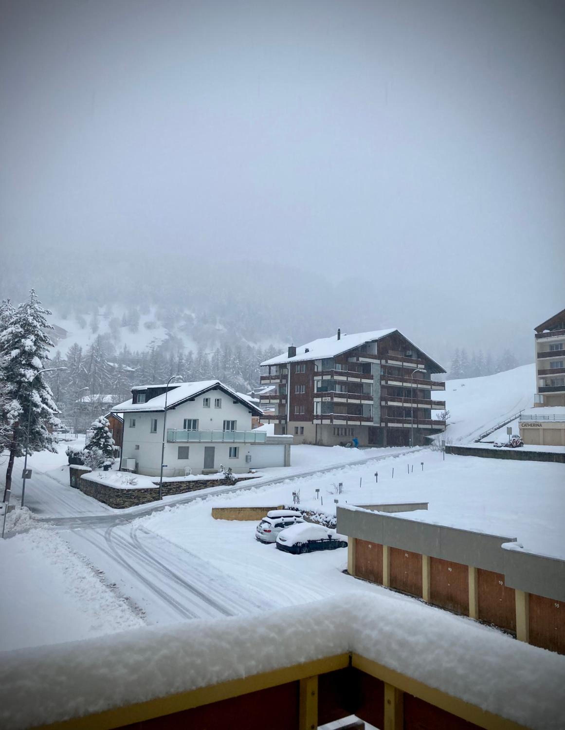 Spacious 3 Room Apartment - Family-Friendly - Central Leukerbad - Great Views