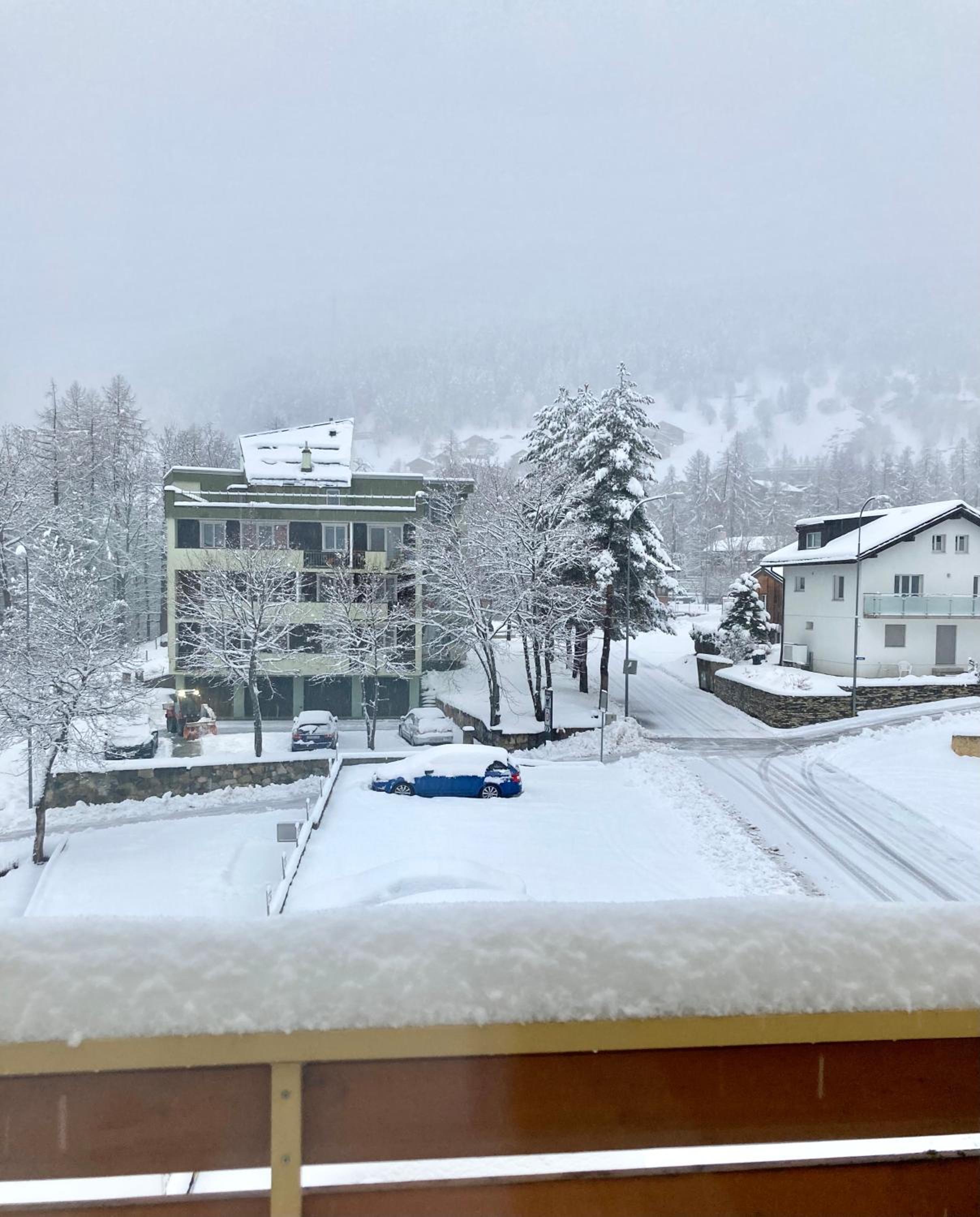 Spacious 3 Room Apartment - Family-Friendly - Central Leukerbad - Great Views