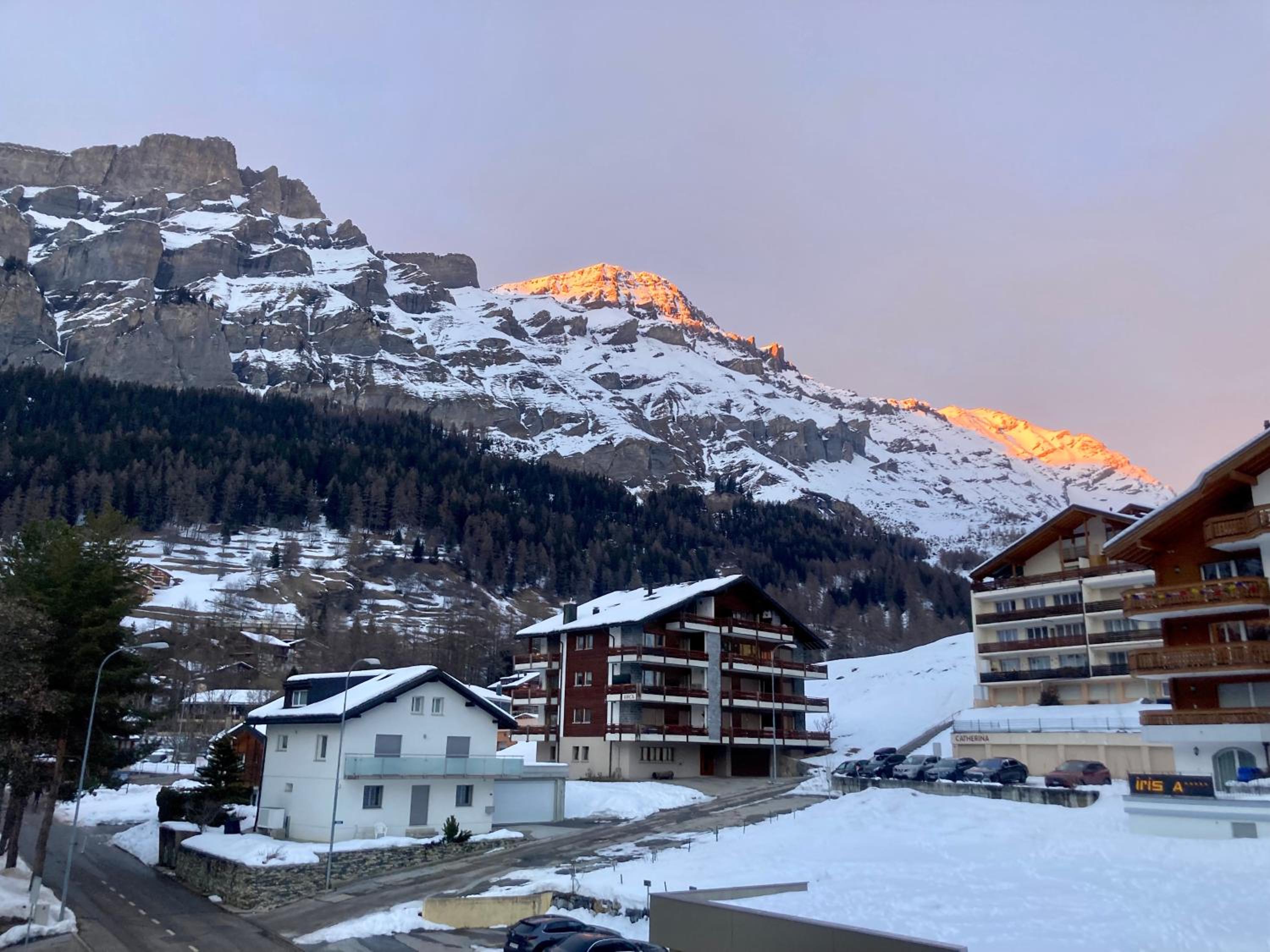 Spacious 3 Room Apartment - Family-Friendly - Central Leukerbad - Great Views