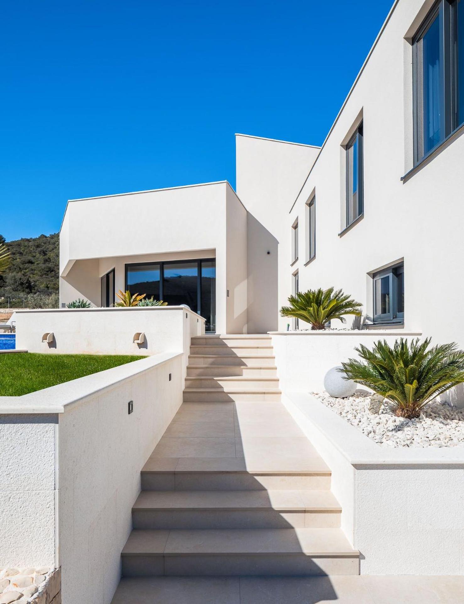 Luxury Villa Dolac near Split, airport, complete privacy, infinity heated pool view 2
