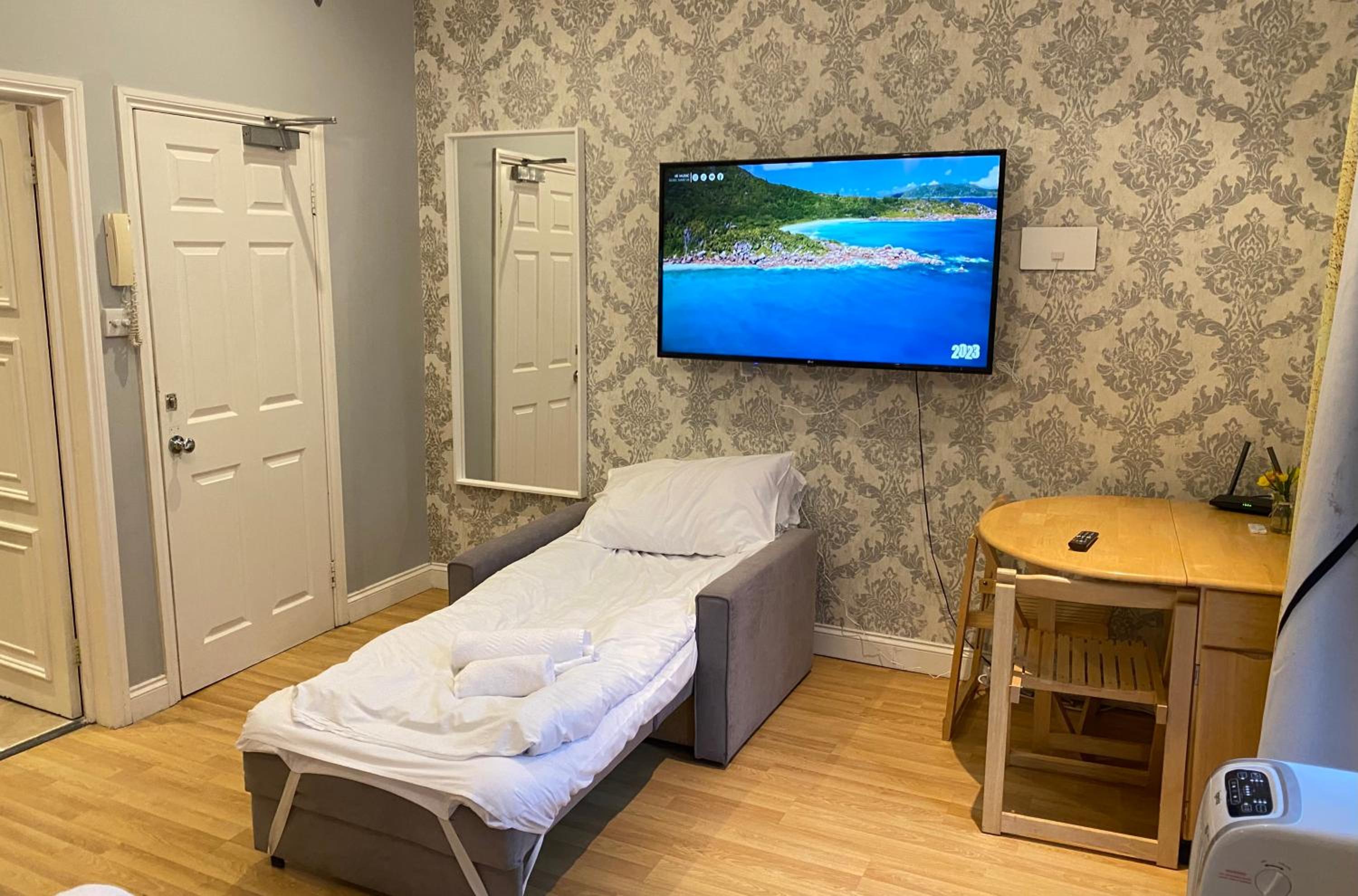 Immaculate Studio Apartment in Central London