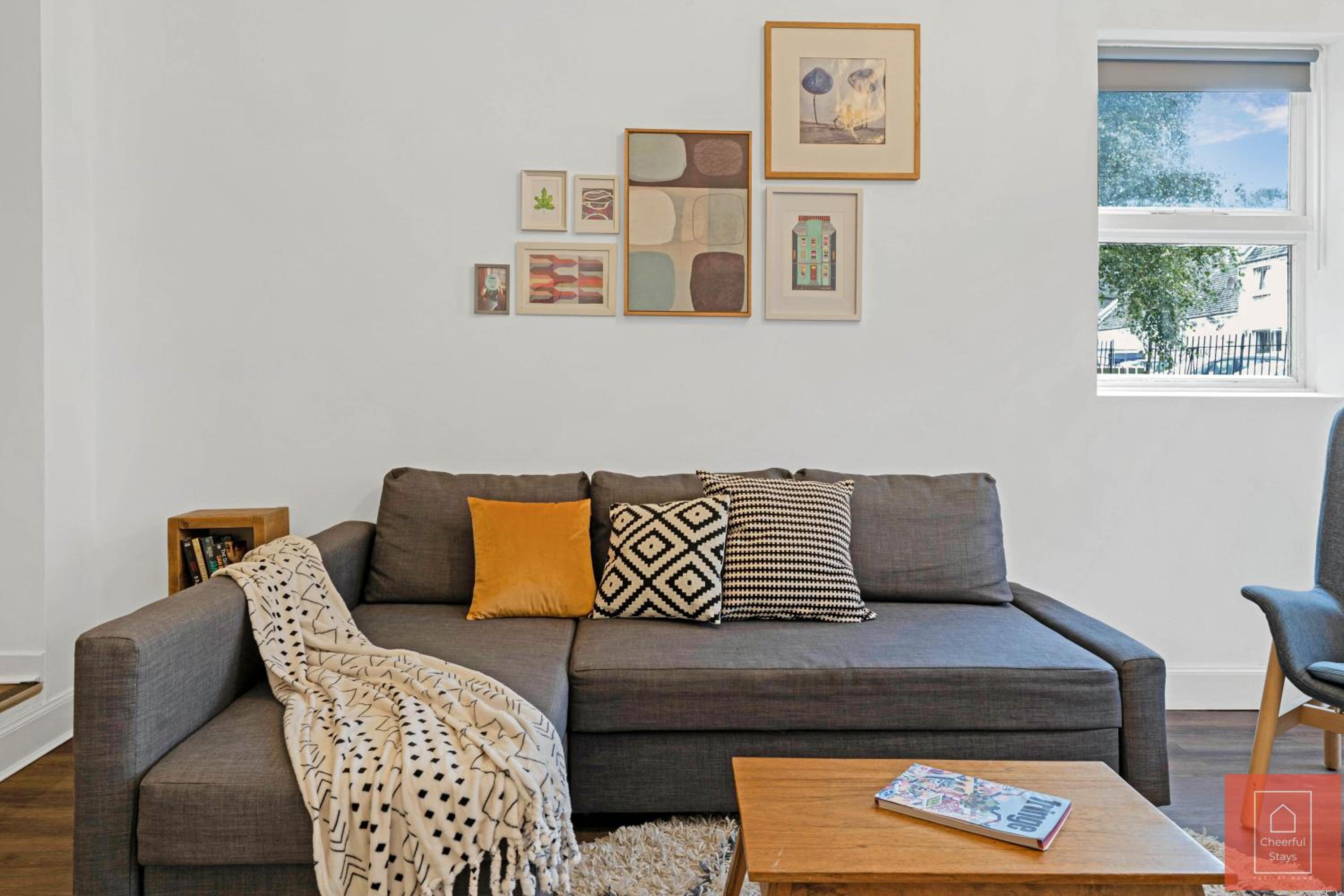 Cheerful Stays: Spacious Flat in Vibrant Leith view 4