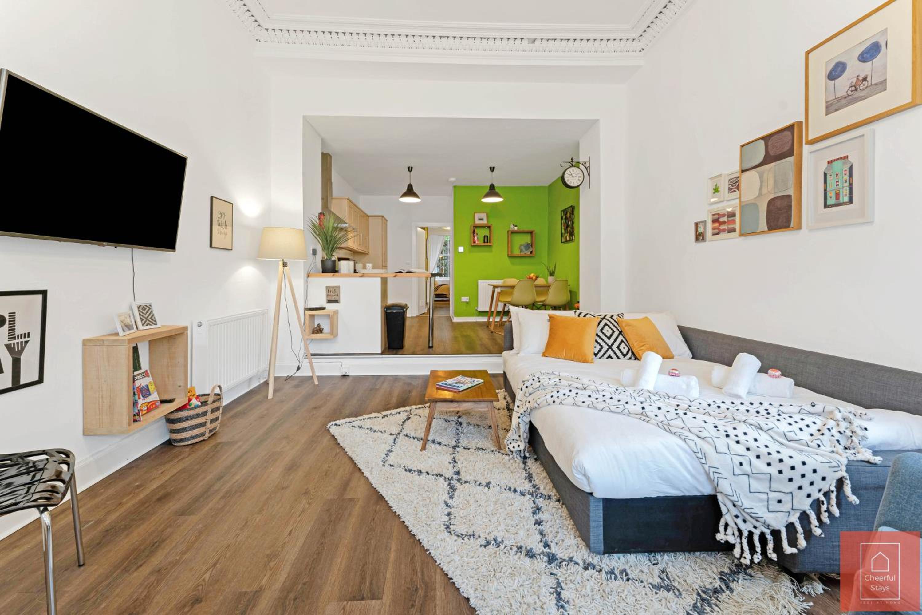 Cheerful Stays: Spacious Flat in Vibrant Leith view 2