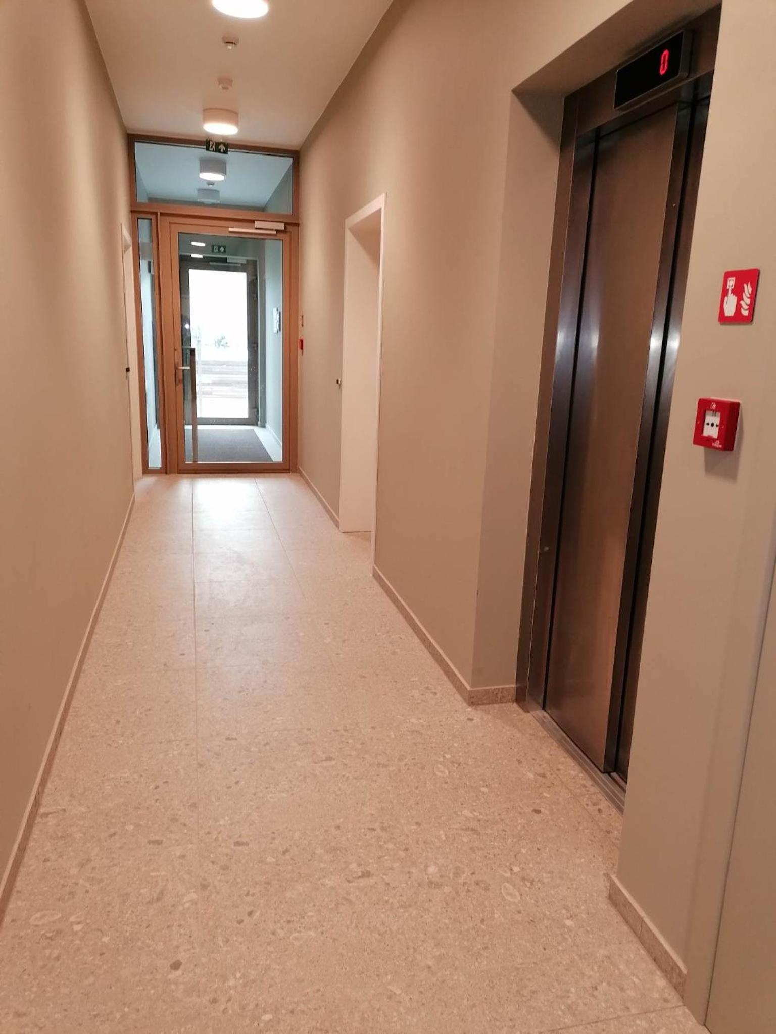 Bartine - modern and spacious flat near the sea, free parking space