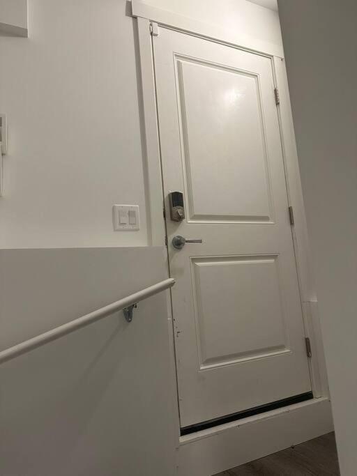 Brand new 1 Bedroom Basement Suite. Wi-Fi,Netflix