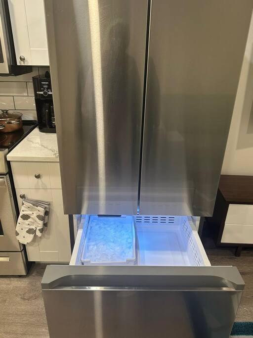 Brand new 1 Bedroom Basement Suite. Wi-Fi,Netflix