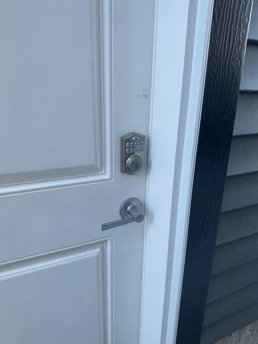 Brand new 1 Bedroom Basement Suite. Wi-Fi,Netflix
