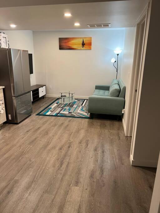 Brand new 1 Bedroom Basement Suite. Wi-Fi,Netflix