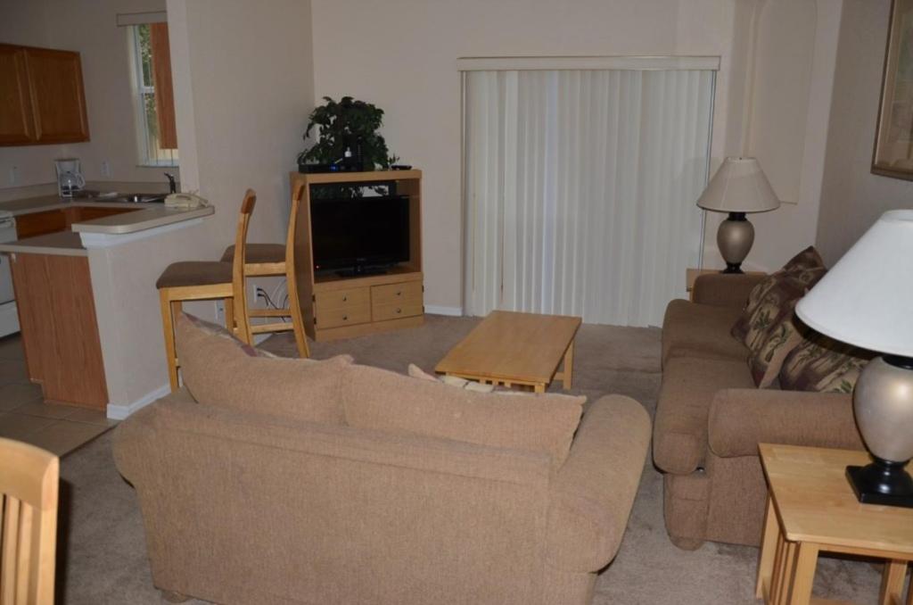 4 Bedroom 3,5 Bathroom 723 Calabria Town Home townhouse view 4