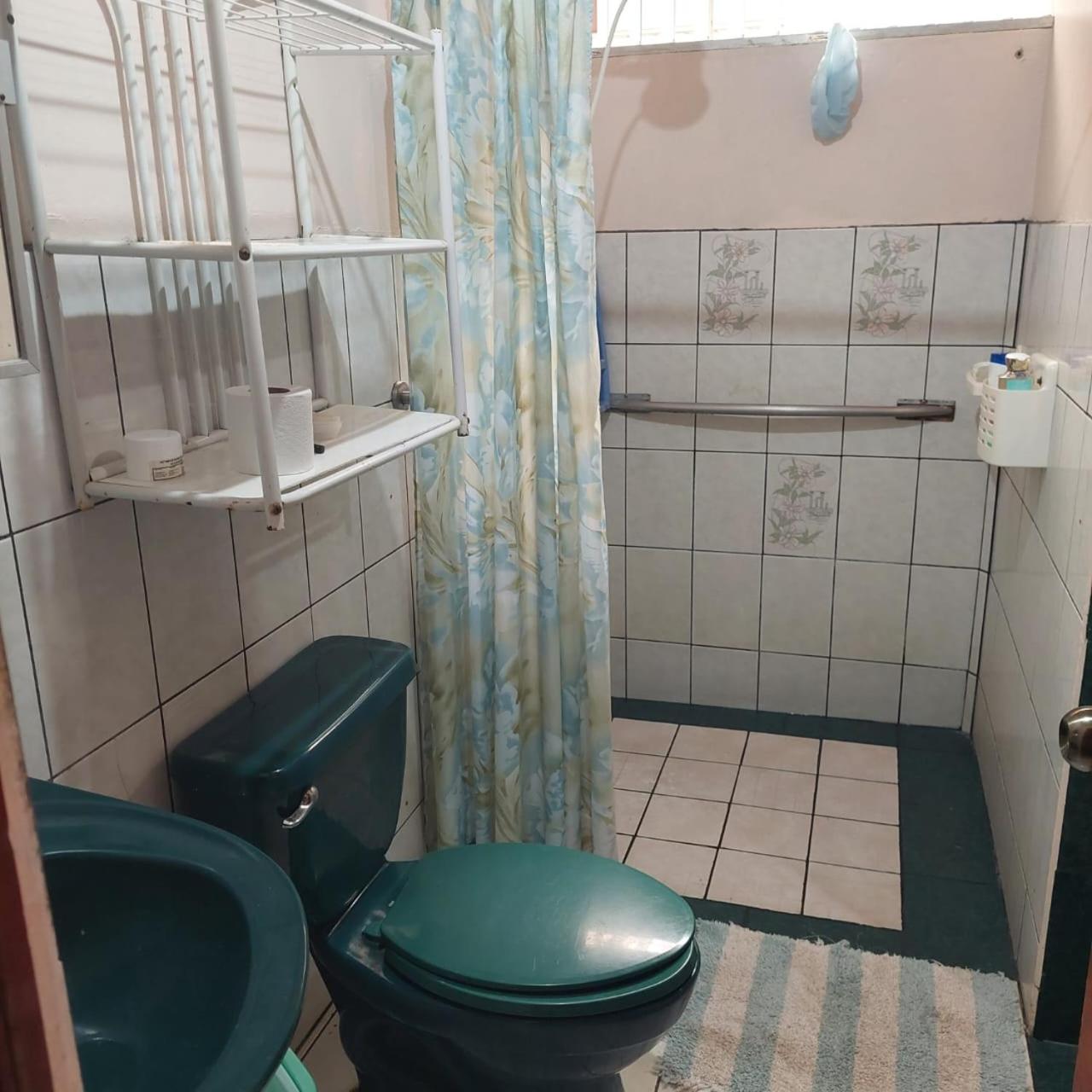 Casa Sarita - Cerca del Juan Castro, hospital y tribunales