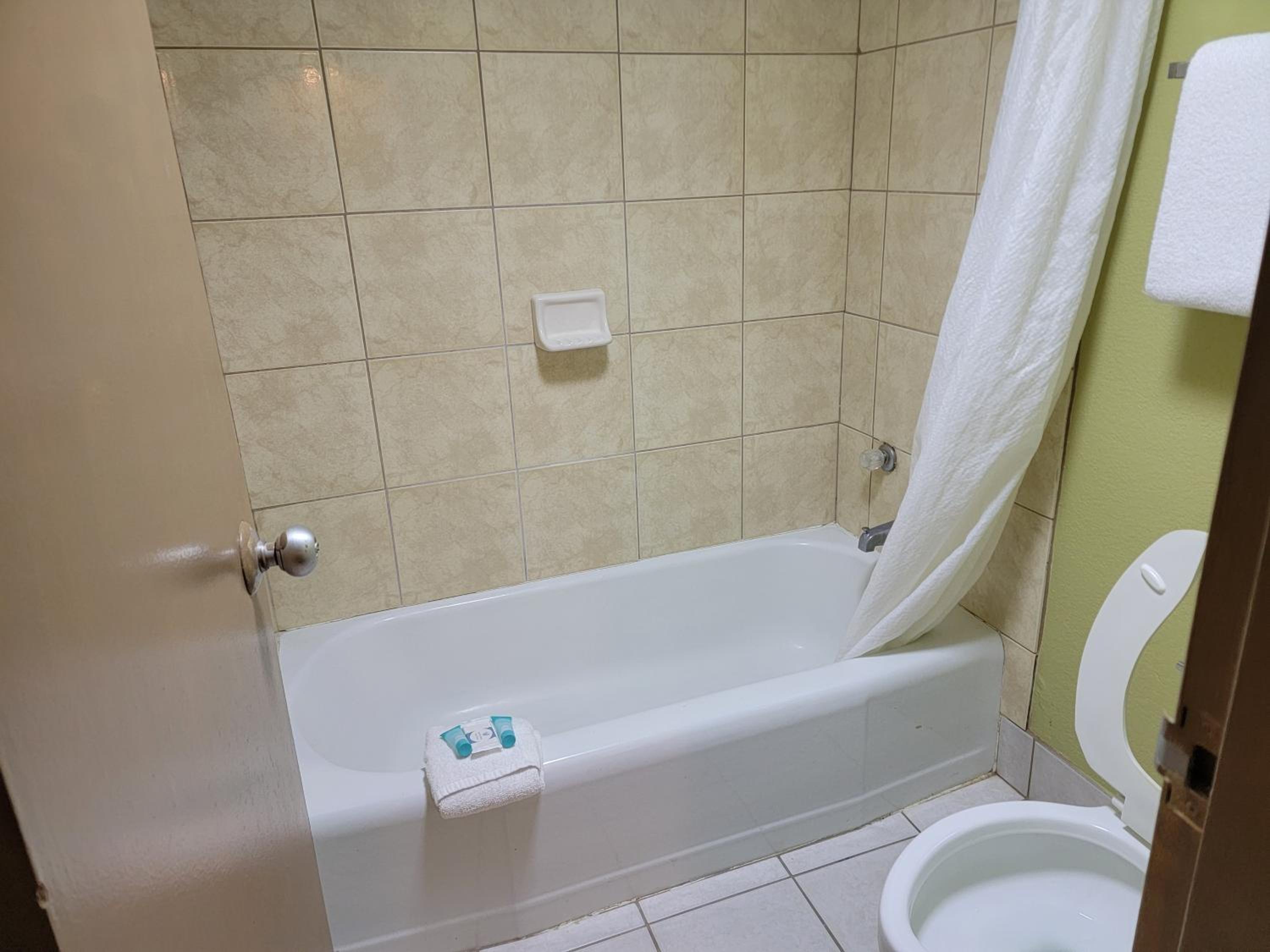 Decatur Vacations - Studio 9 Inn  Suites - Property Image 5