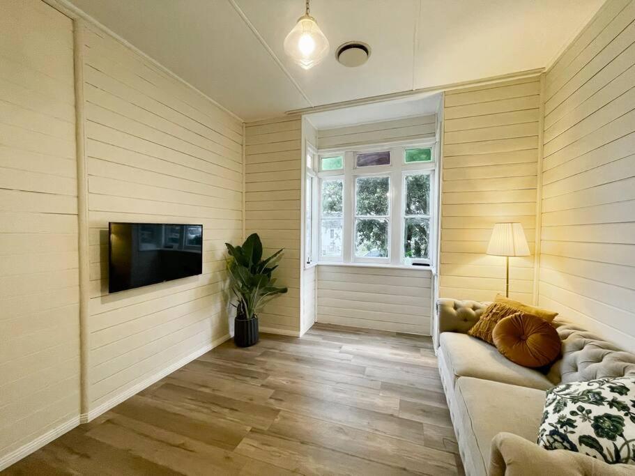 Taree CBD cottage apartments