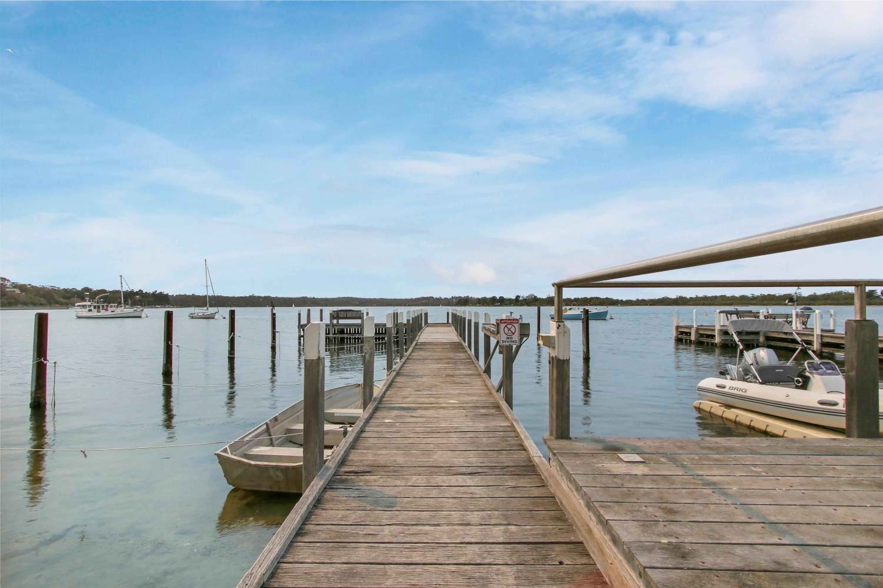 Lake Suite Metung - Couples Lakeside Escape