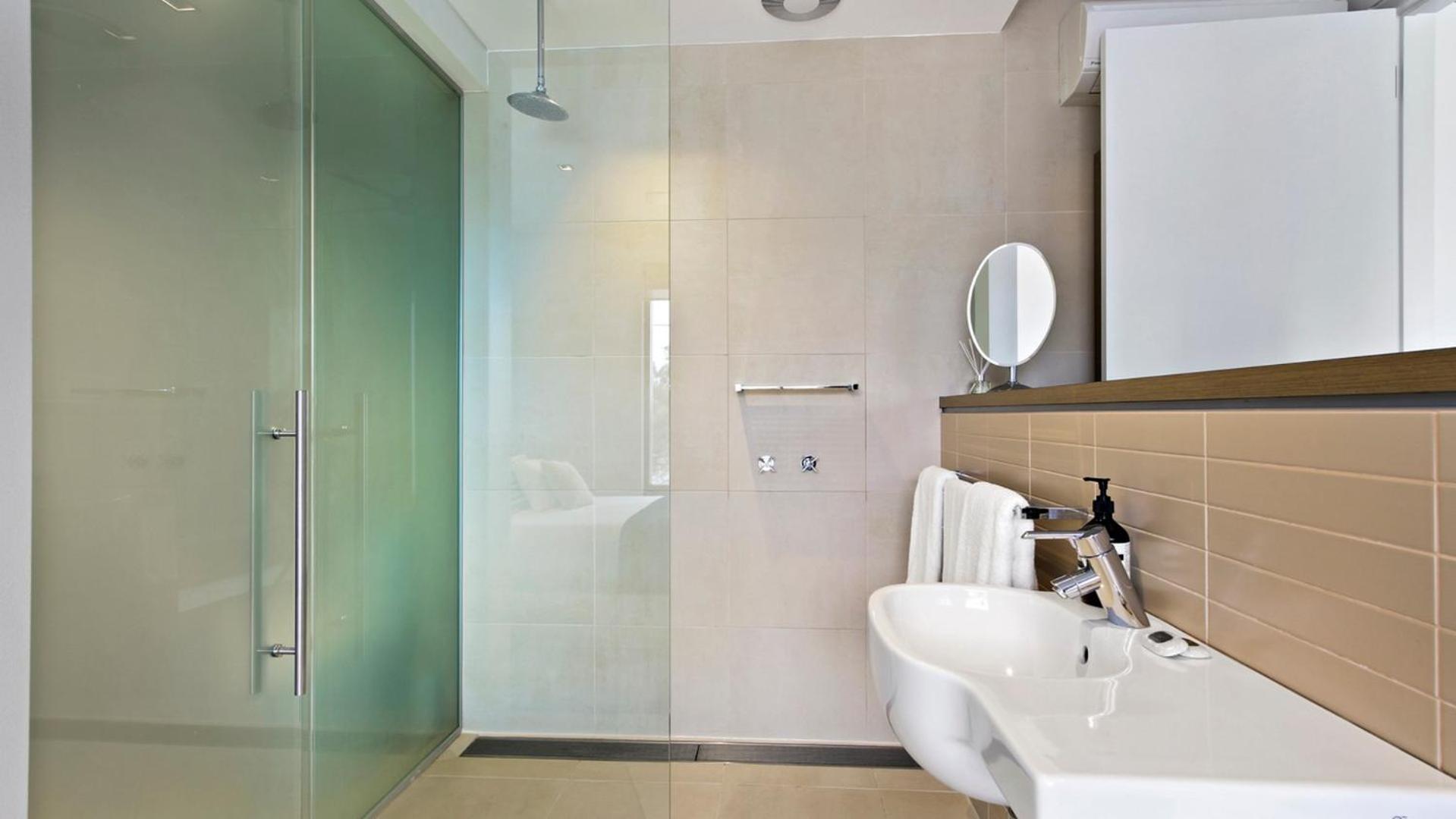 Lake Suite Metung - Couples Lakeside Escape