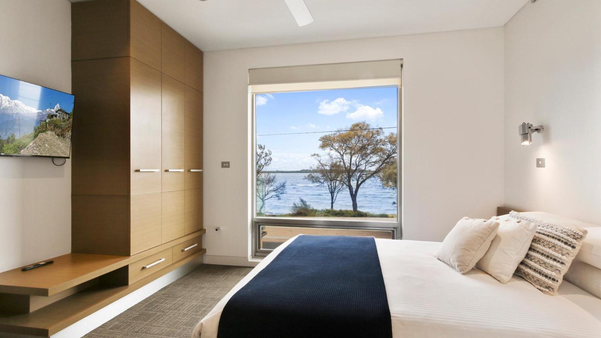 Lake Suite Metung - Couples Lakeside Escape