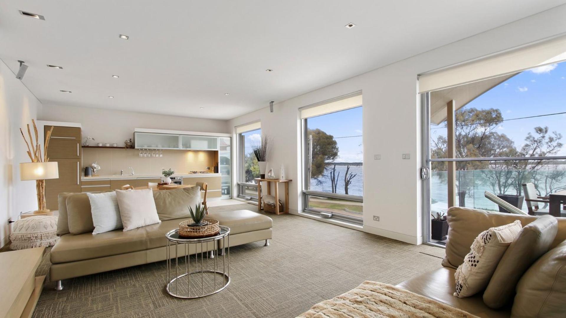 Lake Suite Metung - Couples Lakeside Escape