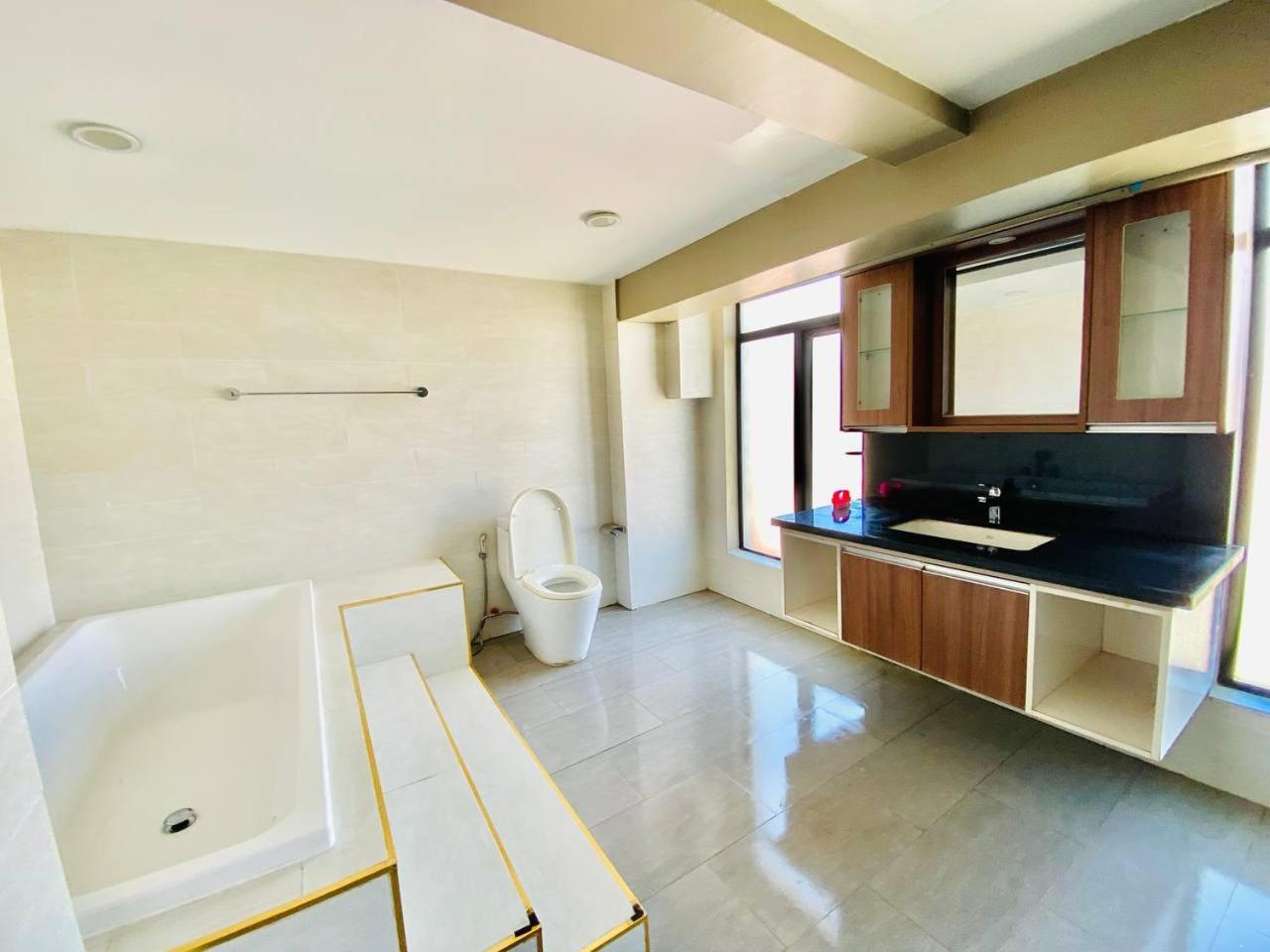 Malis the Residence view 2
